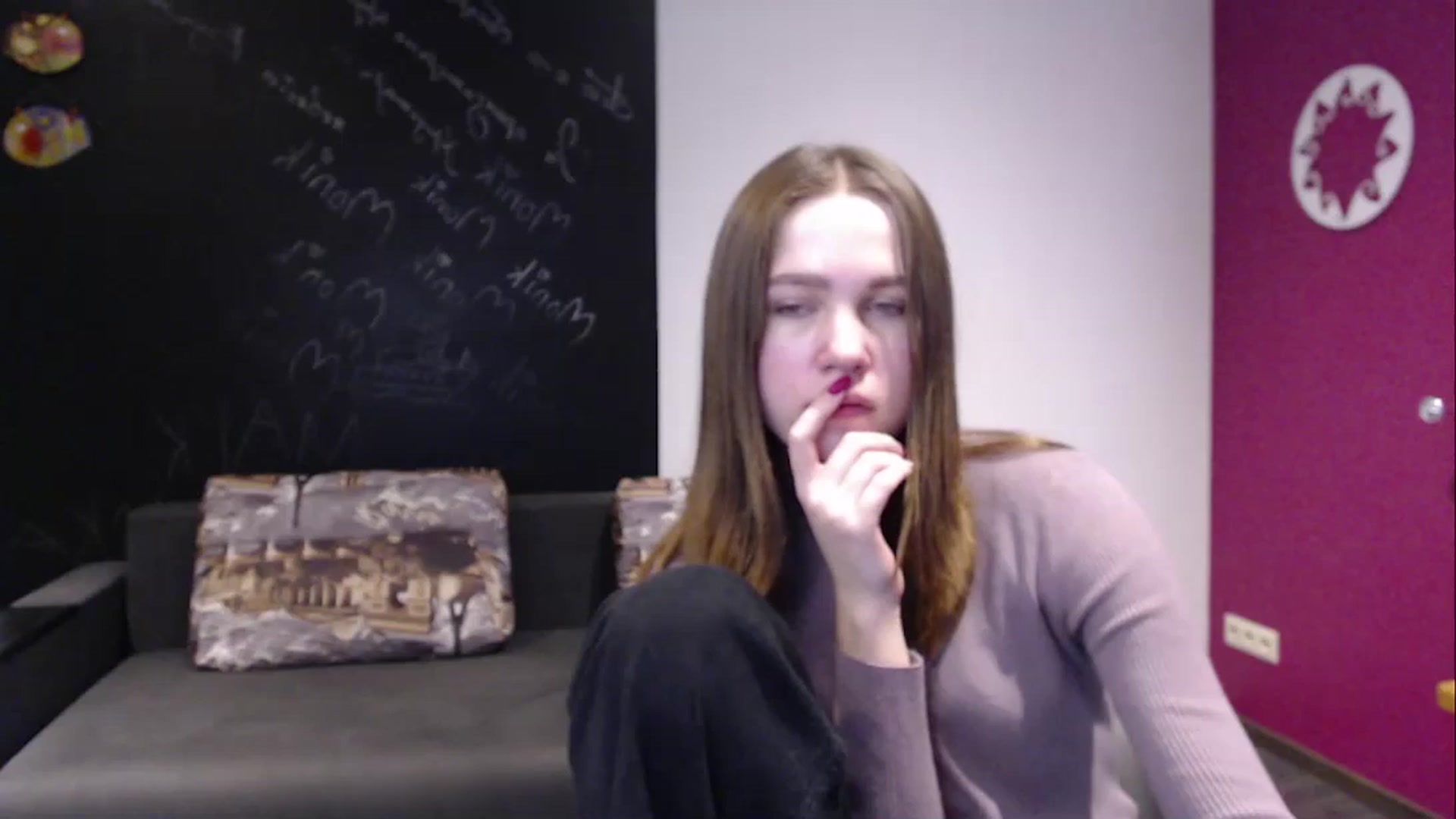 Gallery image thumbnail from Kate_Lewis's myfreecams stream on, 12/21/2023, 12:05 image 1 of 20