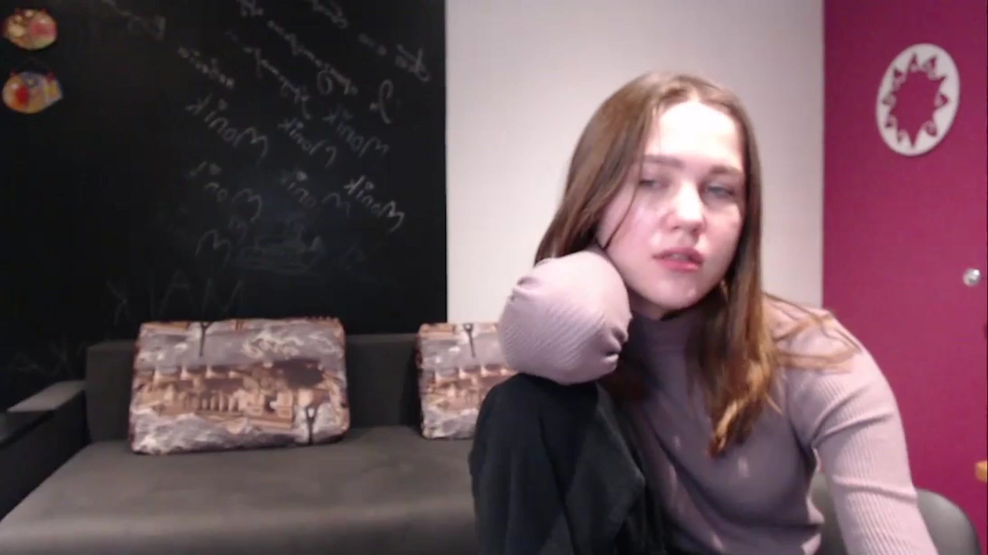 Gallery image thumbnail from Kate_Lewis's myfreecams stream on, 12/21/2023, 12:05 image 12 of 20