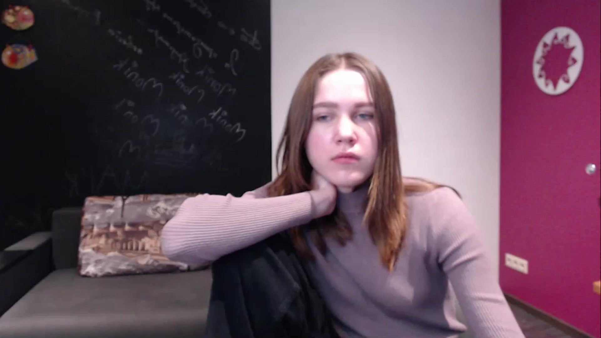 Gallery image thumbnail from Kate_Lewis's myfreecams stream on, 12/21/2023, 12:05 image 3 of 20