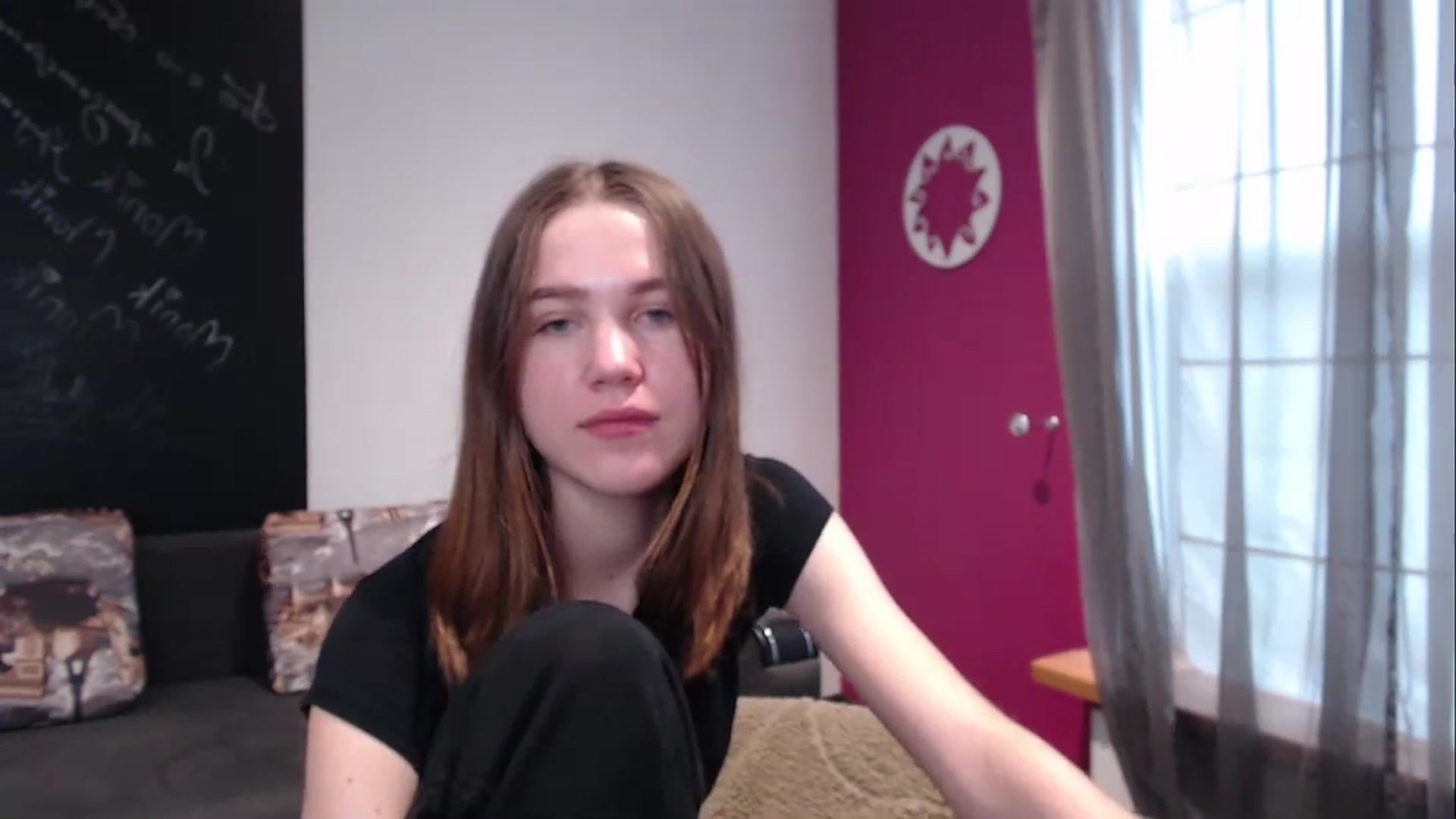 Gallery image thumbnail from Kate_Lewis's myfreecams stream on, 12/22/2023, 10:37 image 11 of 20