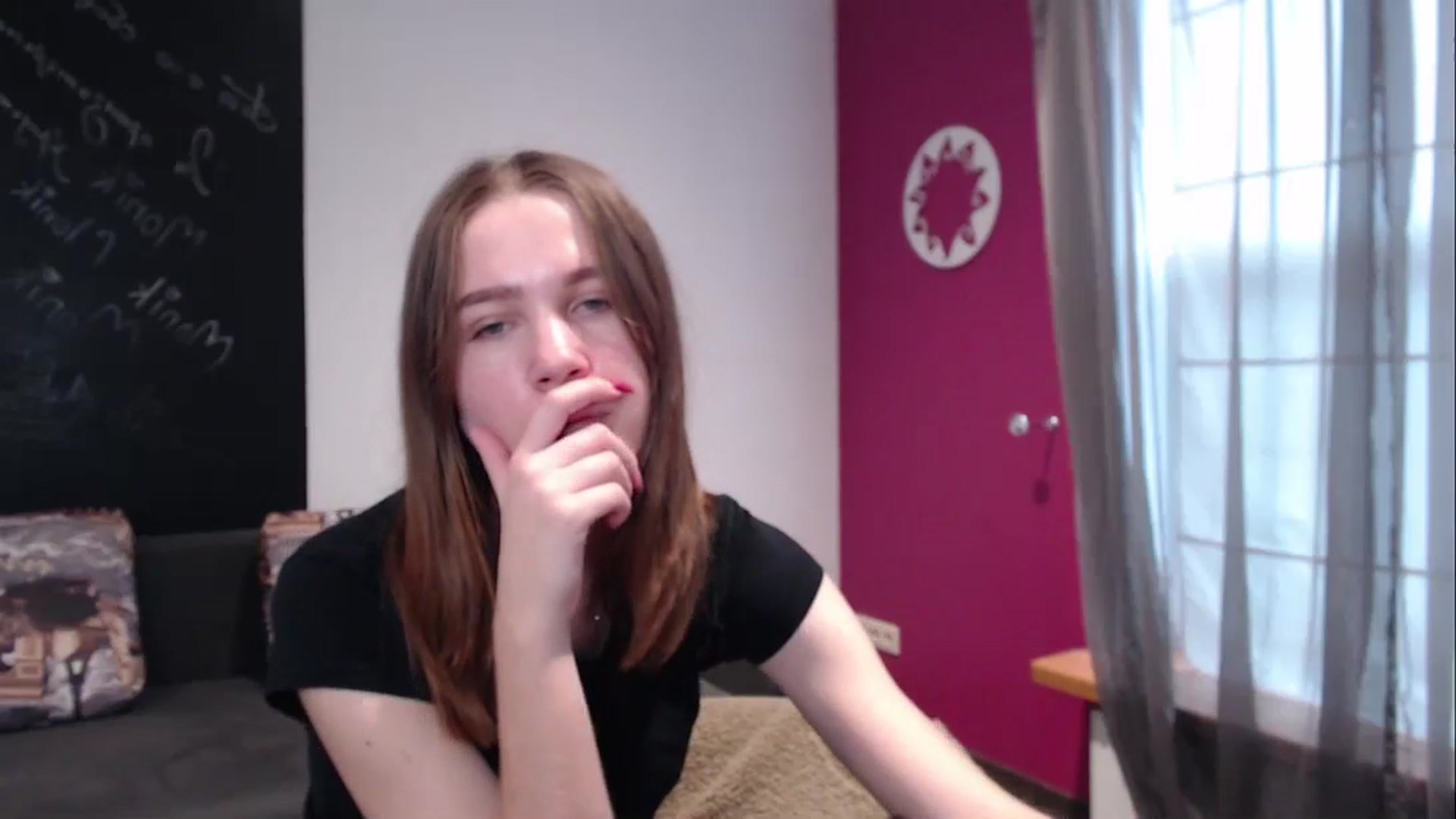 Gallery image thumbnail from Kate_Lewis's myfreecams stream on, 12/22/2023, 10:37 image 12 of 20