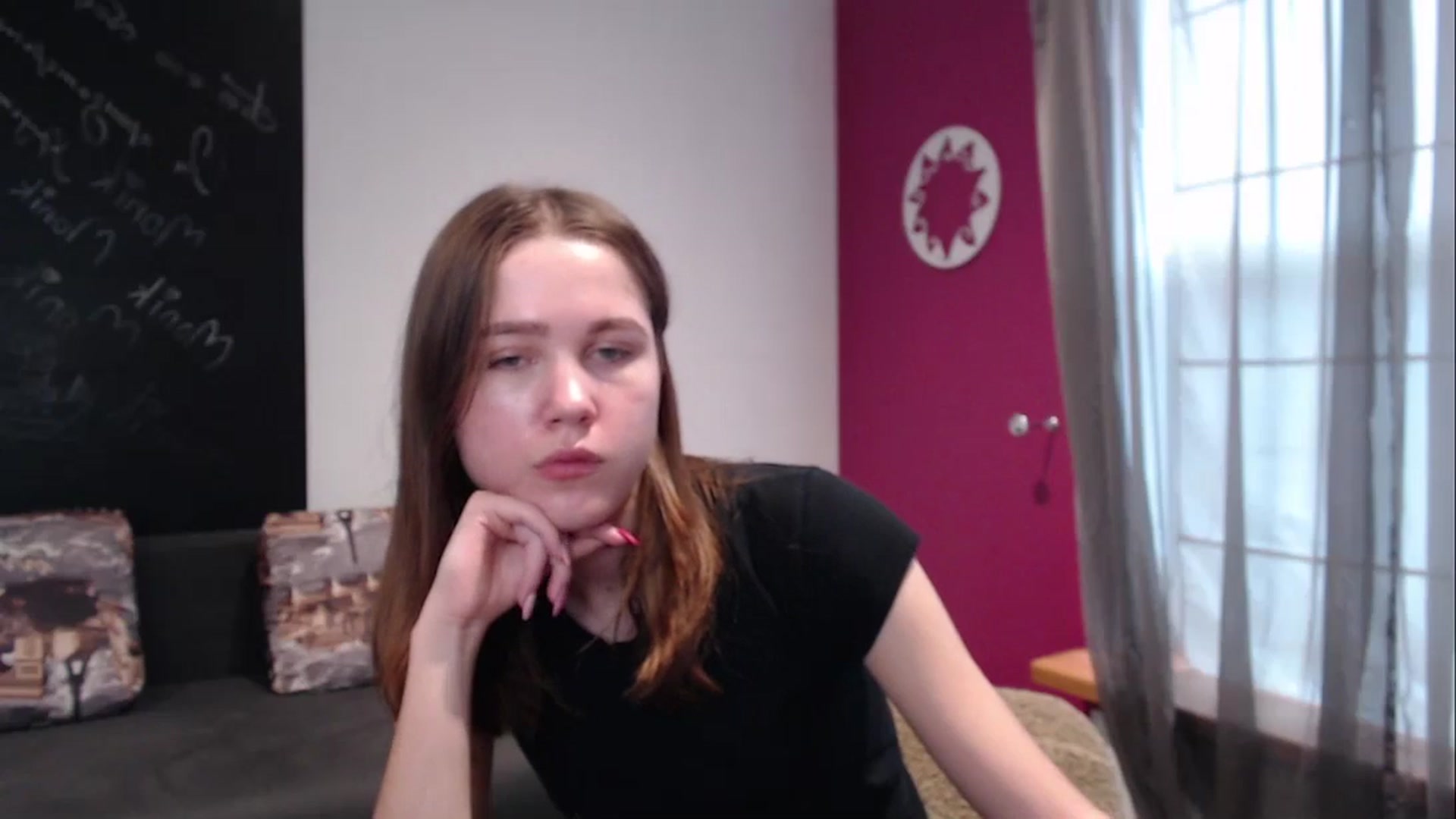 Gallery image thumbnail from Kate_Lewis's myfreecams stream on, 12/22/2023, 10:37 image 16 of 20