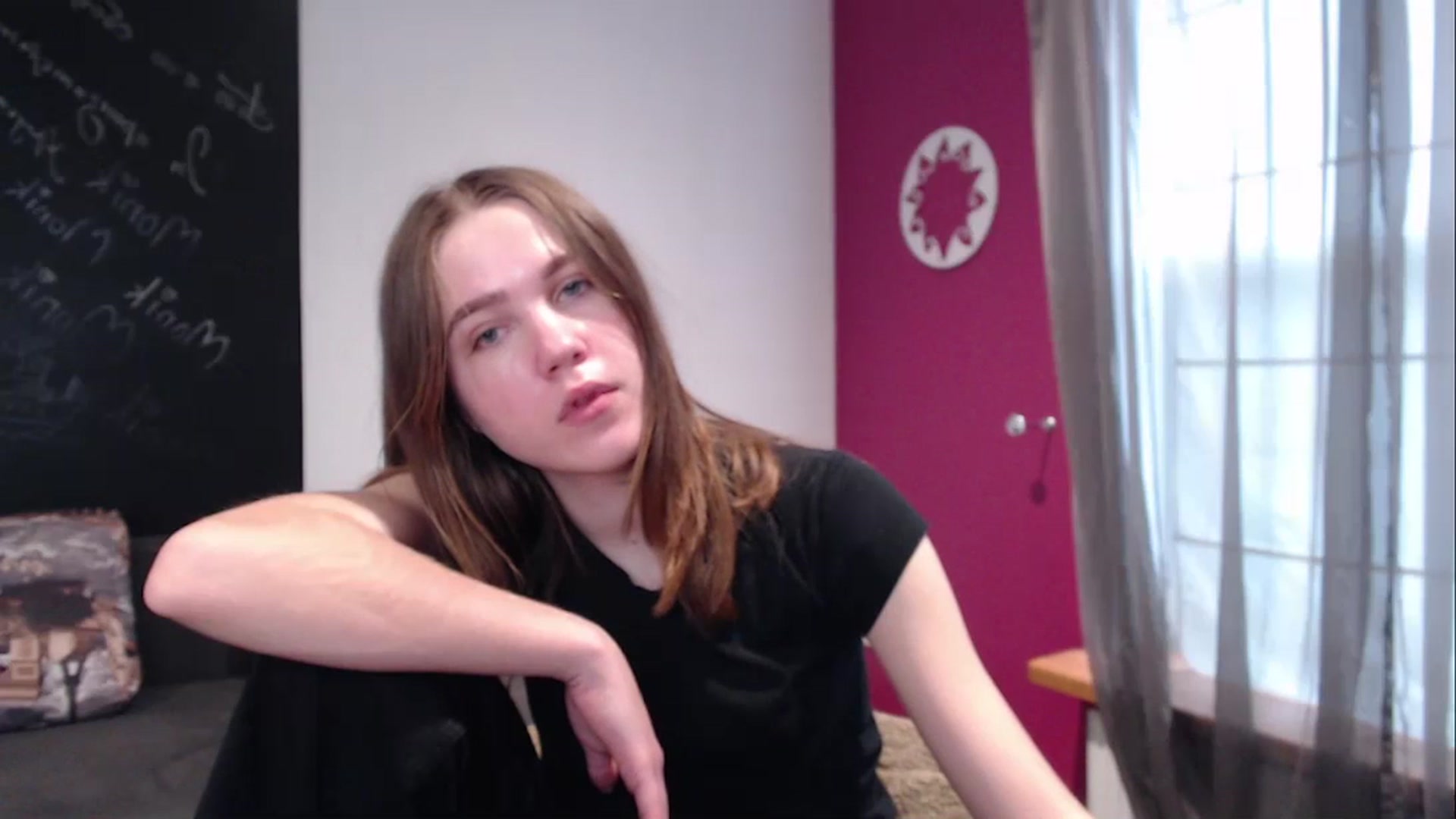 Gallery image thumbnail from Kate_Lewis's myfreecams stream on, 12/22/2023, 10:37 image 3 of 20