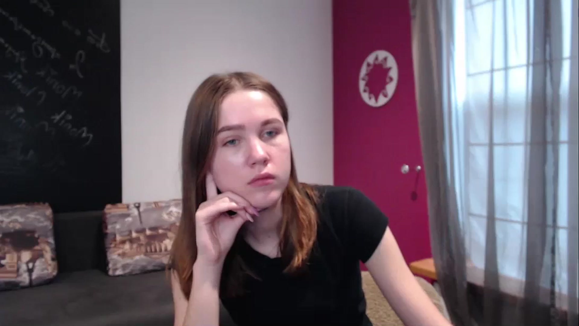 Gallery image thumbnail from Kate_Lewis's myfreecams stream on, 12/22/2023, 10:37 image 18 of 20