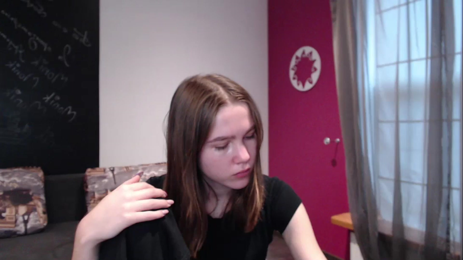 Gallery image thumbnail from Kate_Lewiss's myfreecams stream on, 12/22/2023, 12:02 image 18 of 20