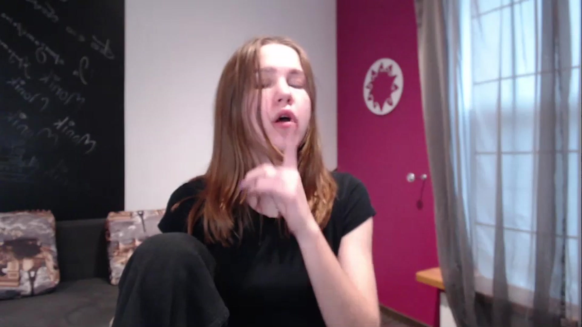 Gallery image thumbnail from Kate_Lewiss's myfreecams stream on, 12/22/2023, 12:02 image 4 of 20