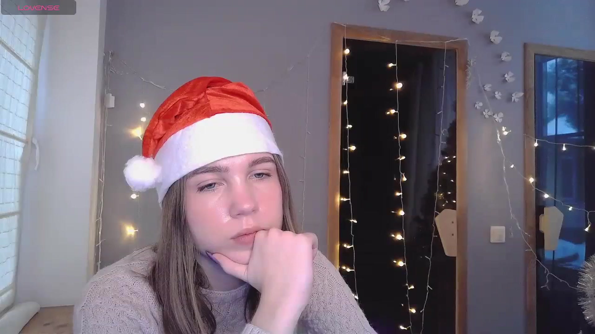 Gallery image thumbnail from Kate_Lewiss's myfreecams stream on, 12/25/2023, 10:33 image 14 of 20
