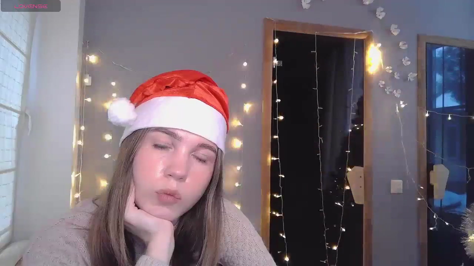 Gallery image thumbnail from Kate_Lewiss's myfreecams stream on, 12/25/2023, 10:33 image 10 of 20