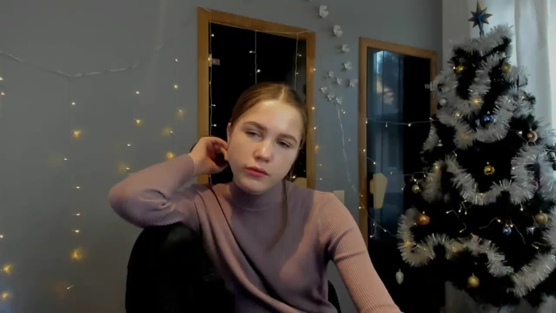 Gallery image thumbnail from Kate_Lewiss's myfreecams stream on, 12/28/2023, 09:11 image 6 of 20