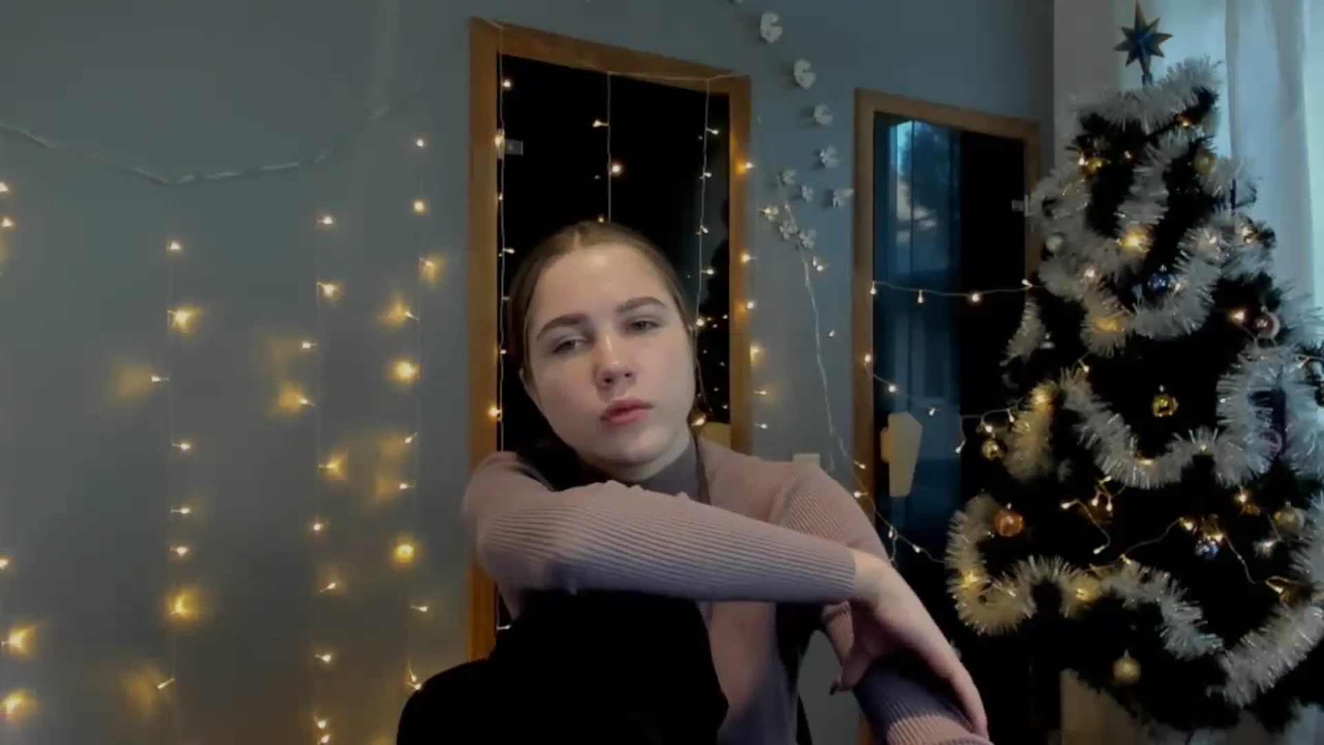 Gallery image thumbnail from Kate_Lewiss's myfreecams stream on, 12/28/2023, 09:11 image 11 of 20