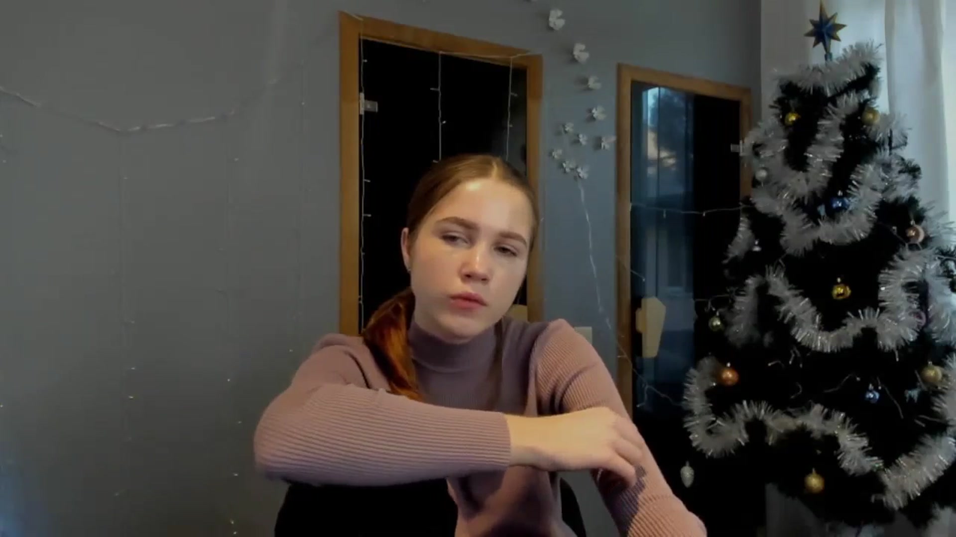 Gallery image thumbnail from Kate_Lewiss's myfreecams stream on, 12/28/2023, 09:11 image 10 of 20