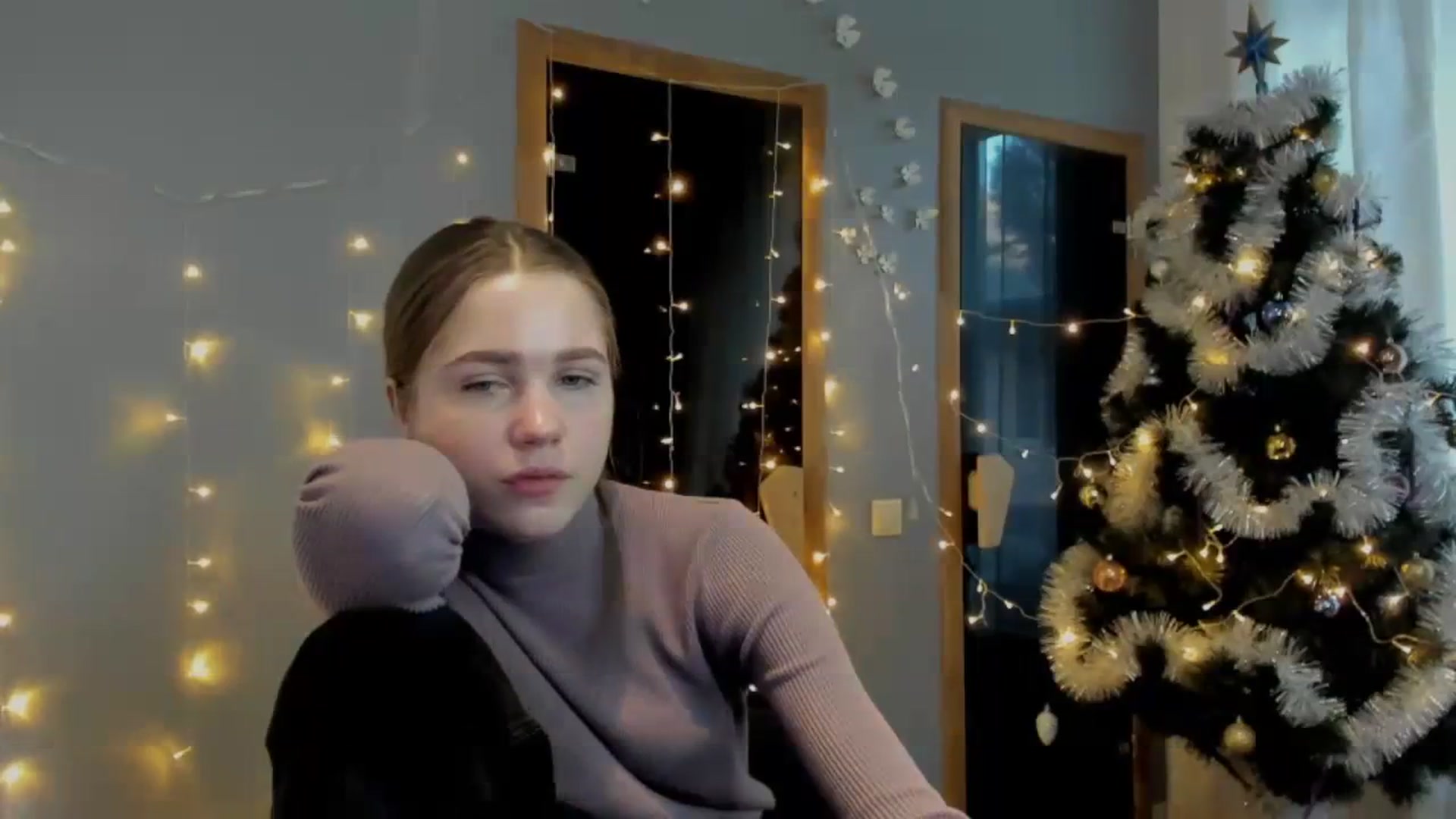 Gallery image thumbnail from Kate_Lewiss's myfreecams stream on, 12/28/2023, 09:11 image 19 of 20
