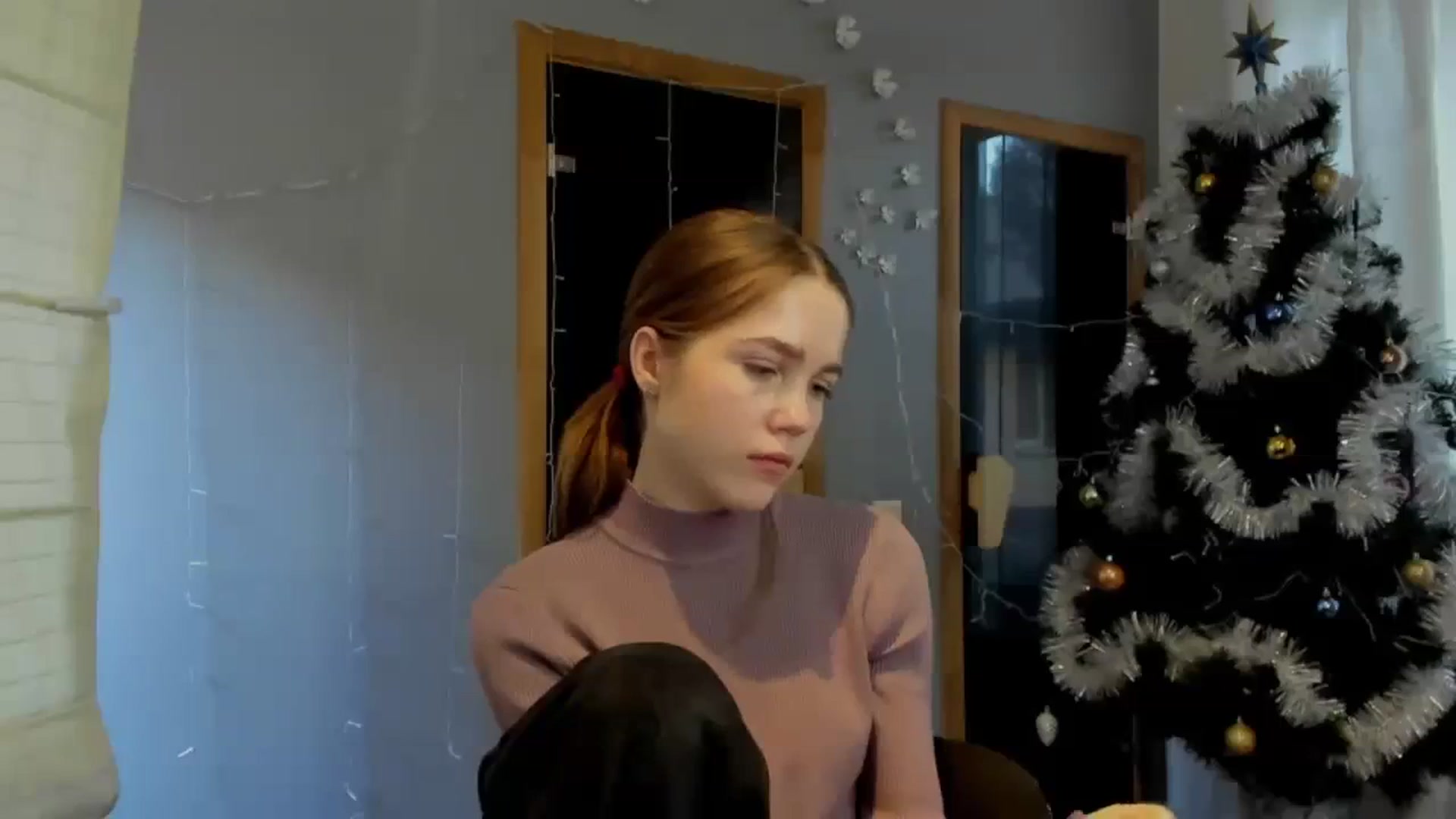 Gallery image thumbnail from Kate_Lewiss's myfreecams stream on, 12/28/2023, 10:53 image 16 of 20