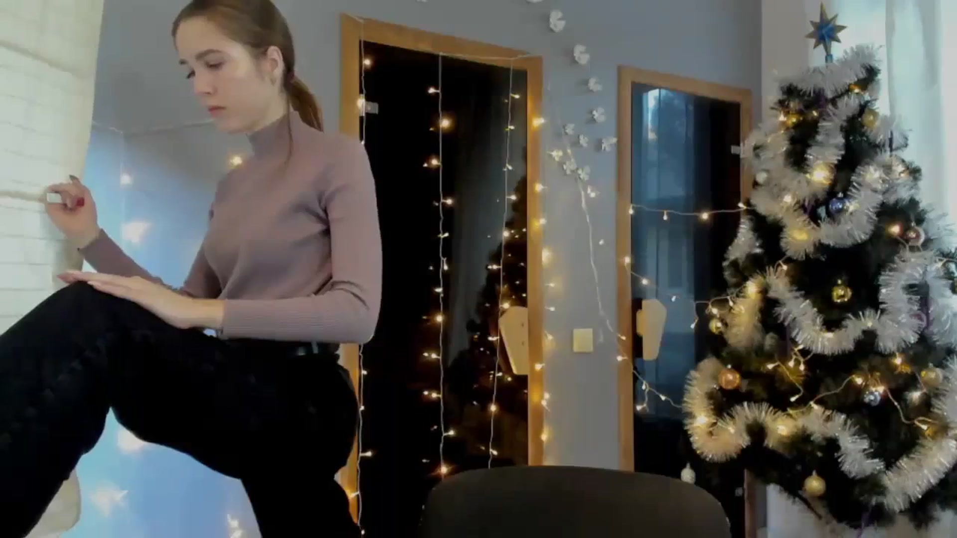 Gallery image thumbnail from Kate_Lewiss's myfreecams stream on, 12/28/2023, 10:53 image 10 of 20