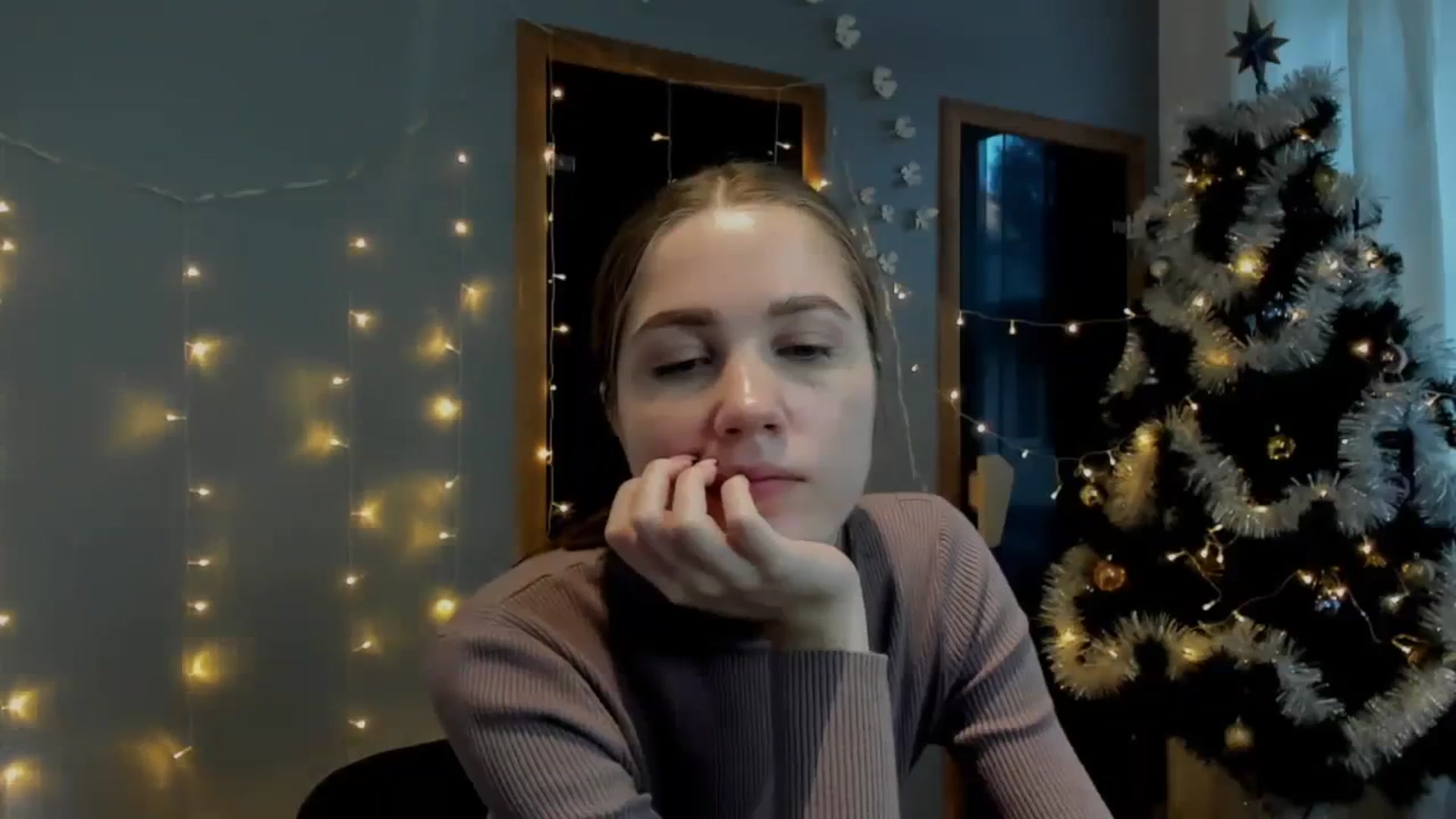 Gallery image thumbnail from Kate_Lewiss's myfreecams stream on, 12/28/2023, 10:53 image 3 of 20