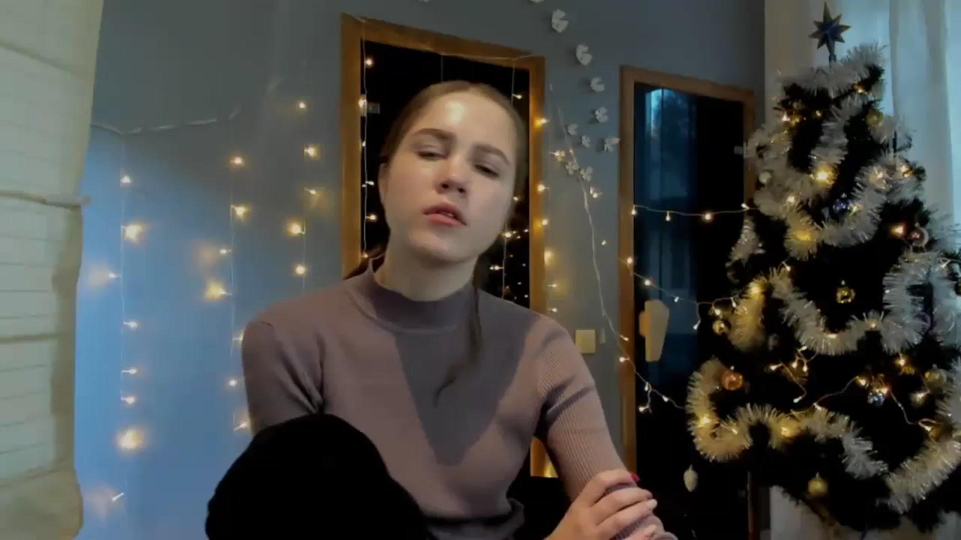 Gallery image thumbnail from Kate_Lewiss's myfreecams stream on, 12/28/2023, 10:53 image 12 of 20