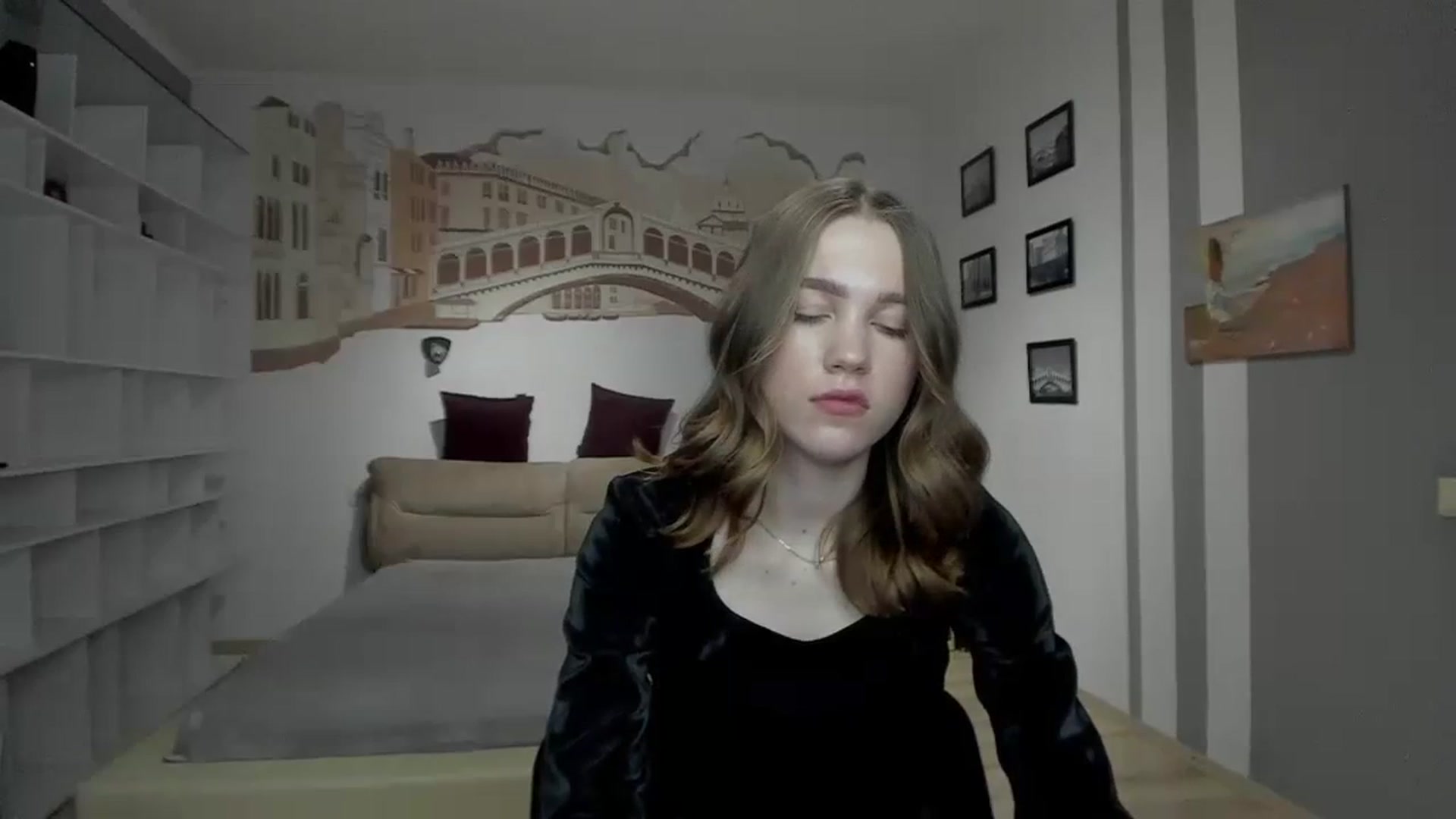 Gallery image thumbnail from Kate_Lewiss's myfreecams stream on, 12/30/2023, 13:33 image 15 of 20
