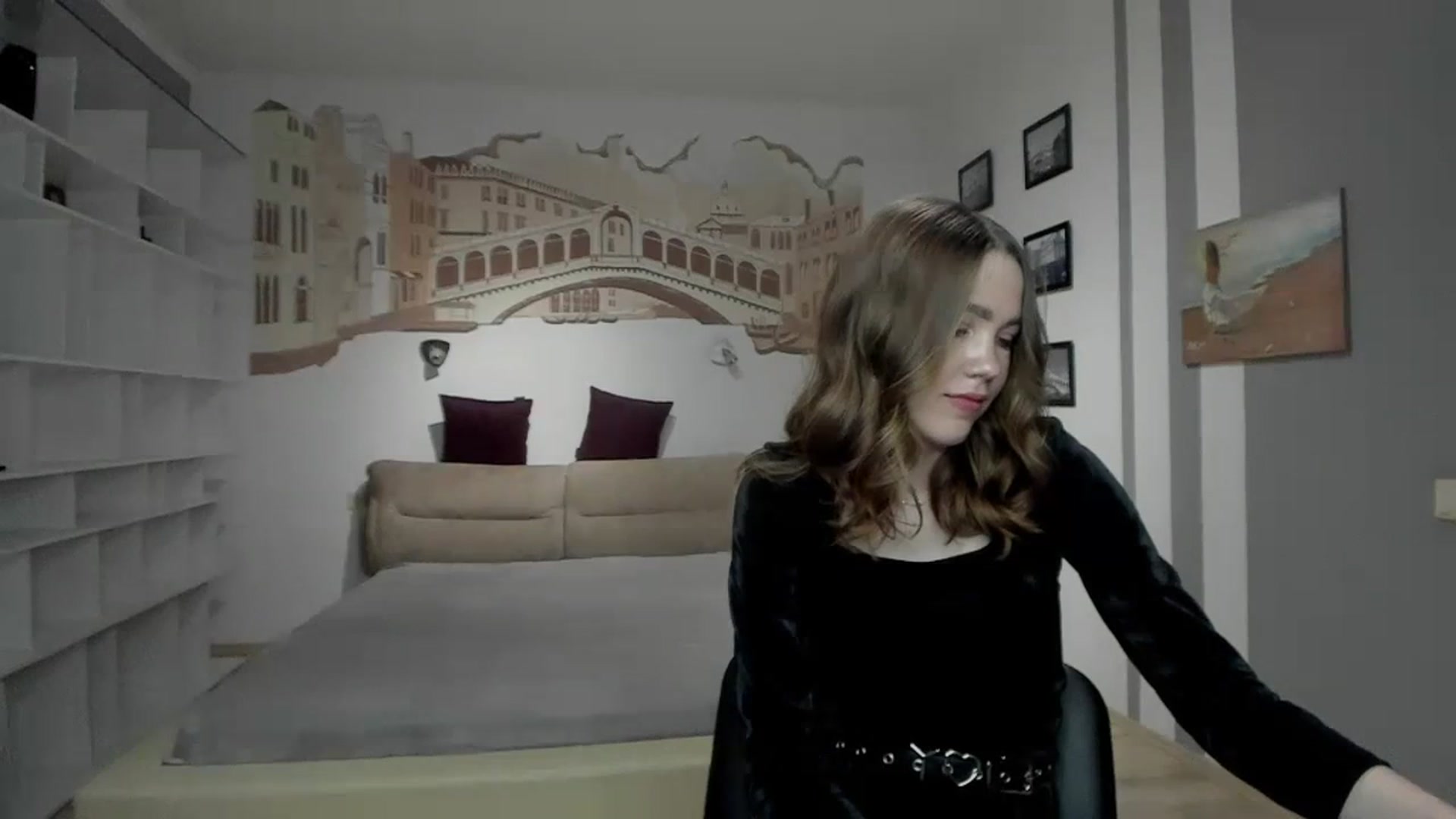 Gallery image thumbnail from Kate_Lewiss's myfreecams stream on, 12/30/2023, 14:12 image 3 of 20