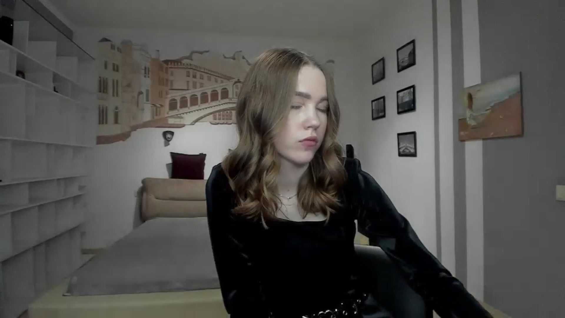 Gallery image thumbnail from Kate_Lewiss's myfreecams stream on, 12/30/2023, 14:12 image 18 of 20