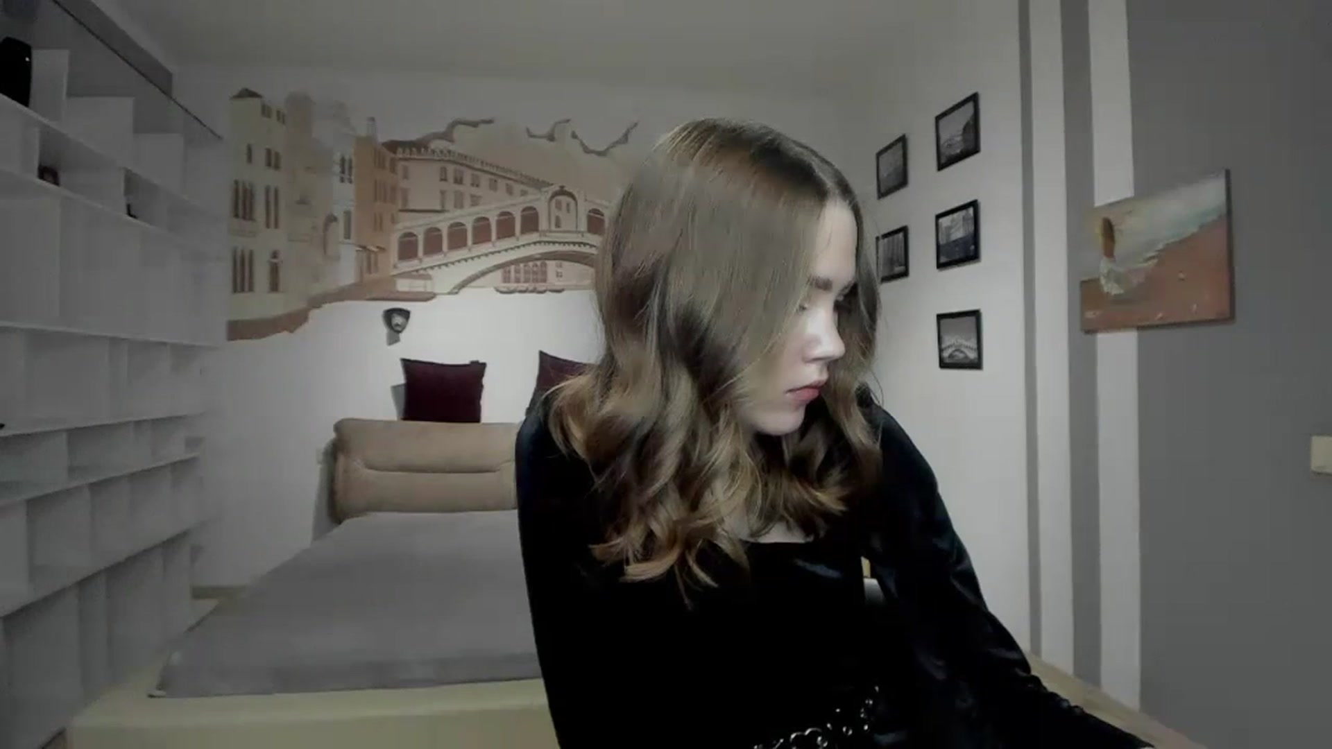 Gallery image thumbnail from Kate_Lewiss's myfreecams stream on, 12/30/2023, 14:12 image 19 of 20