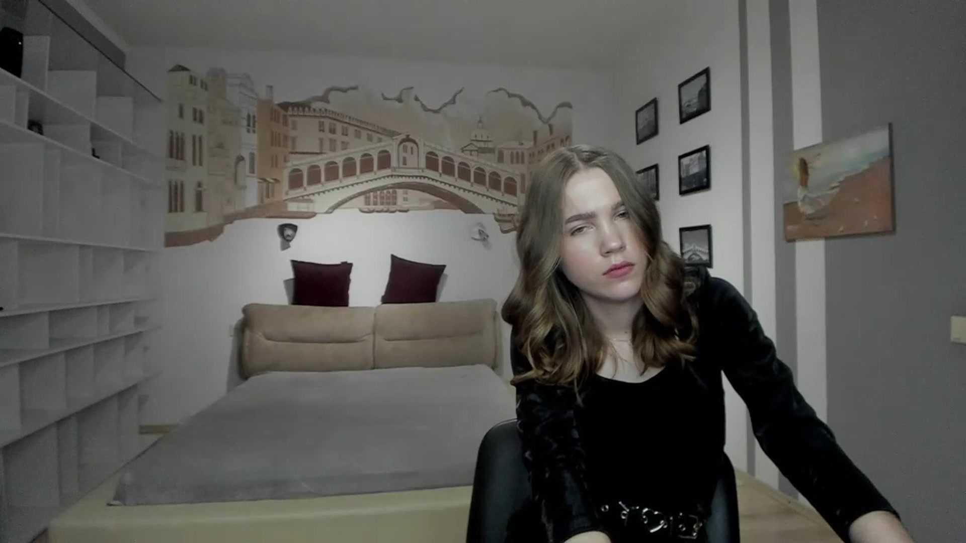 Gallery image thumbnail from Kate_Lewiss's myfreecams stream on, 12/30/2023, 14:12 image 5 of 20