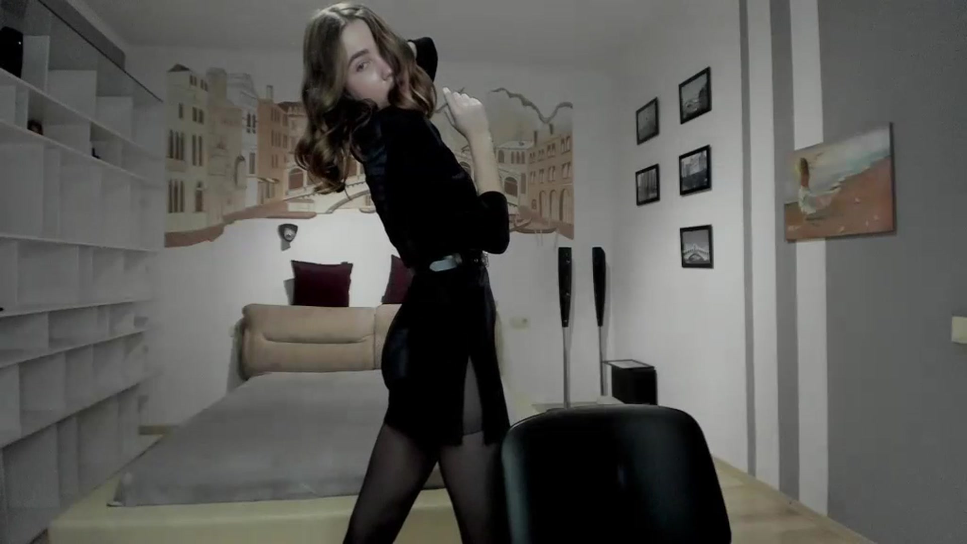 Gallery image thumbnail from Kate_Lewiss's myfreecams stream on, 12/30/2023, 14:26 image 16 of 20