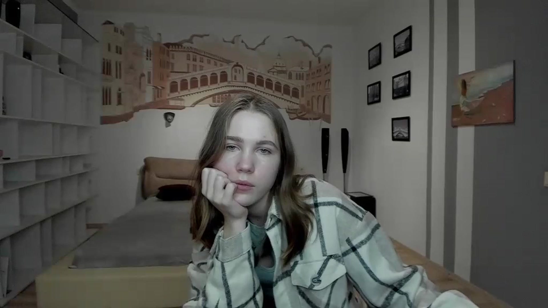 Gallery image thumbnail from Kate_Lewiss's myfreecams stream on, 12/31/2023, 10:52 image 15 of 20