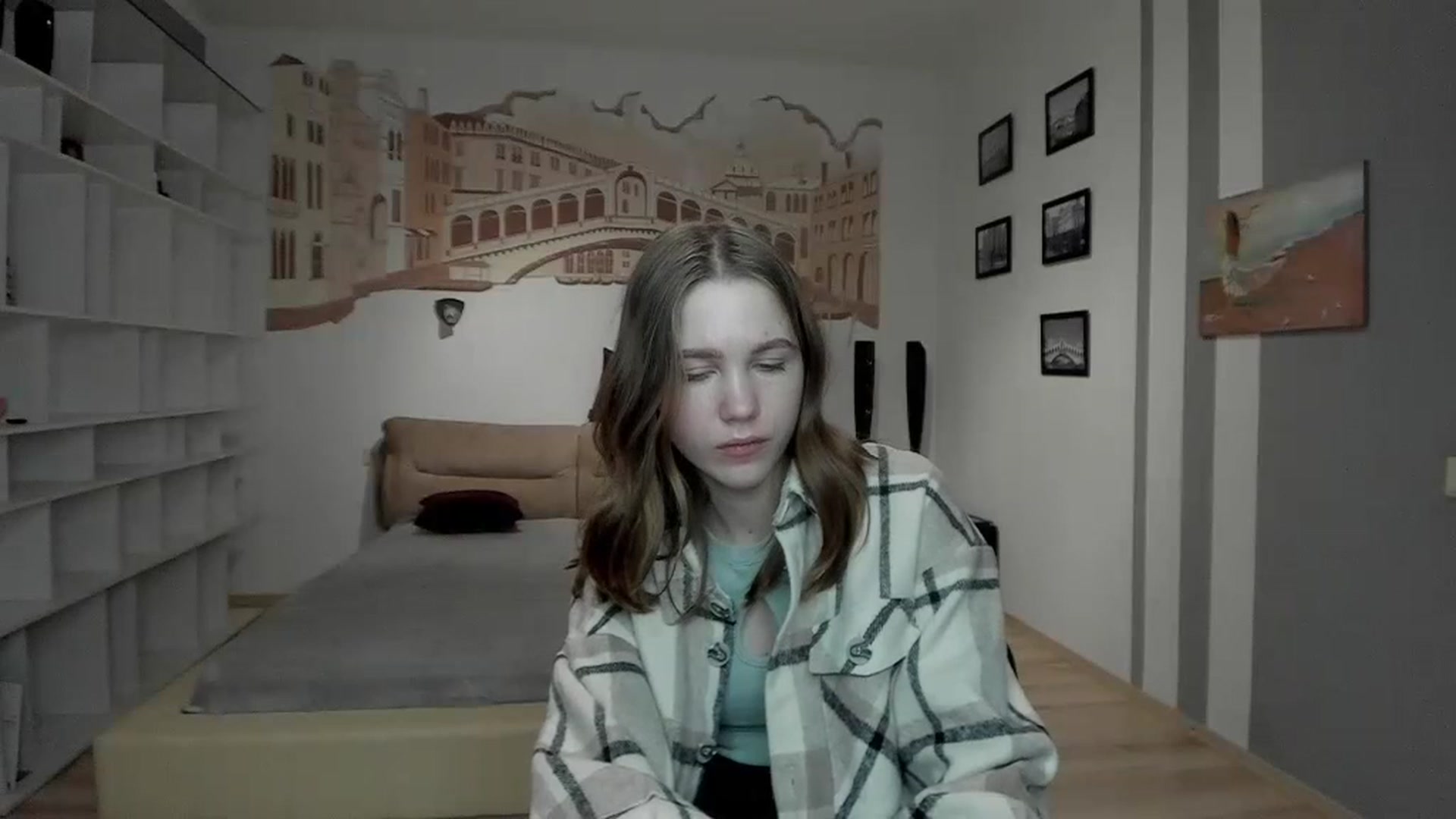 Gallery image thumbnail from Kate_Lewiss's myfreecams stream on, 12/31/2023, 10:52 image 16 of 20