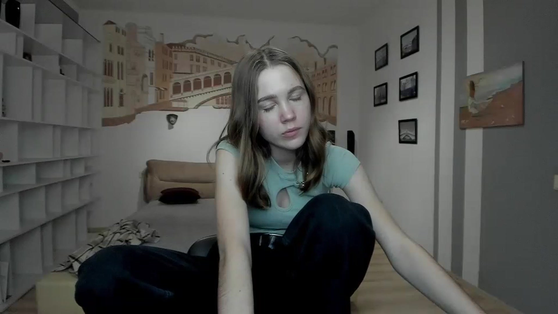 Gallery image thumbnail from Kate_Lewiss's myfreecams stream on, 12/31/2023, 12:11 image 19 of 20