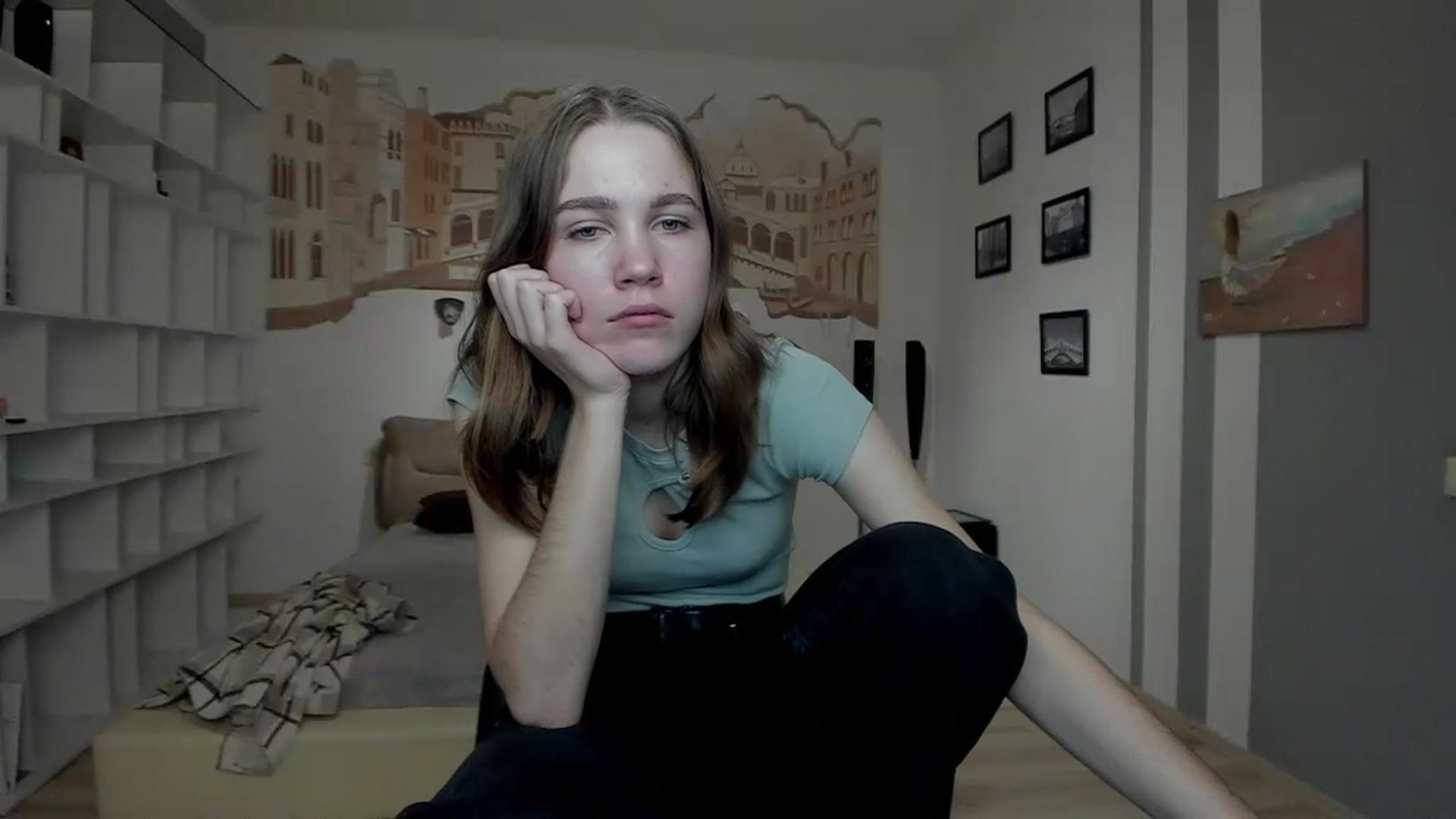 Gallery image thumbnail from Kate_Lewiss's myfreecams stream on, 12/31/2023, 12:11 image 18 of 20