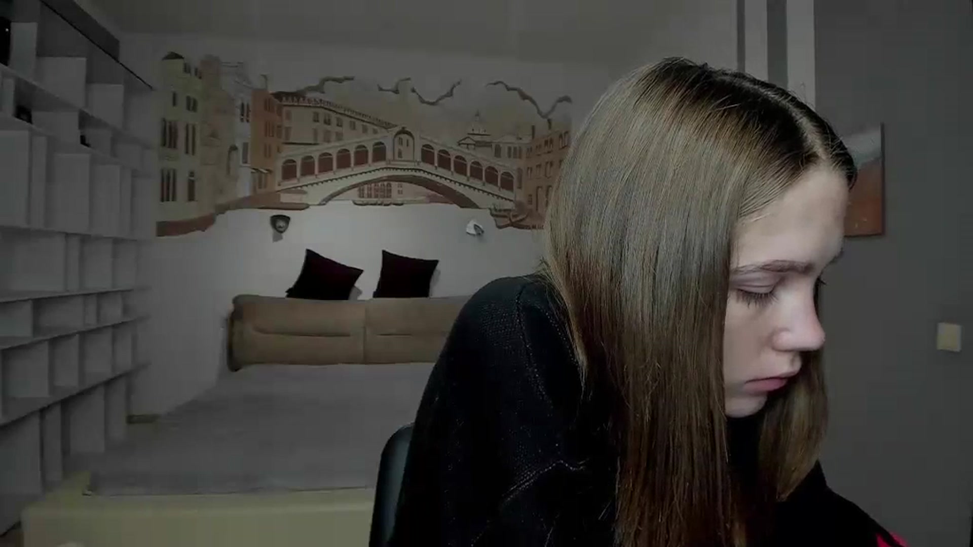 Gallery image thumbnail from Kate_Lewiss's myfreecams stream on, 01/13/2024, 12:06 image 14 of 20