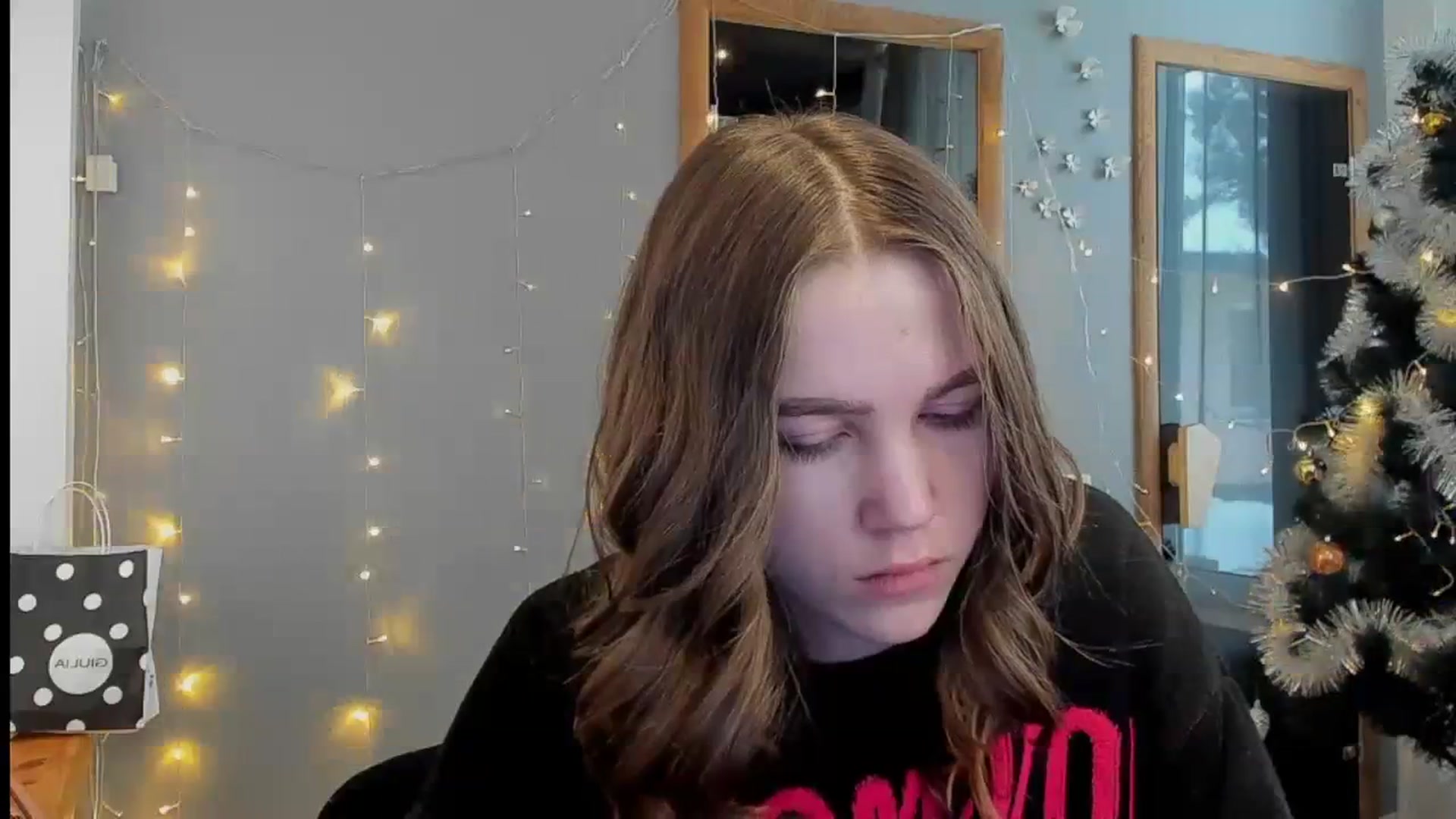 Gallery image thumbnail from Kate_Lewiss's myfreecams stream on, 01/15/2024, 11:18 image 5 of 20