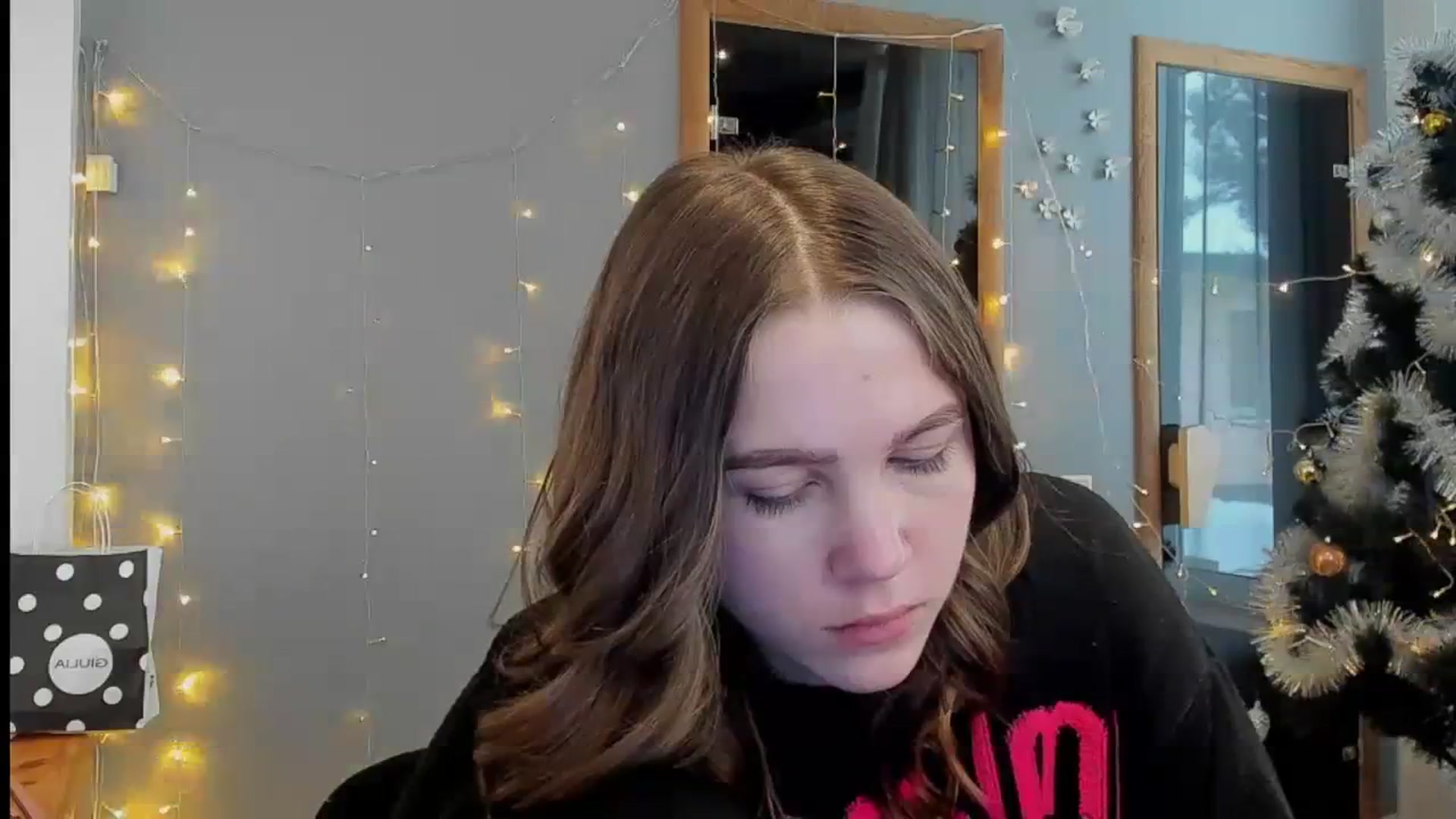 Gallery image thumbnail from Kate_Lewiss's myfreecams stream on, 01/15/2024, 11:18 image 17 of 20