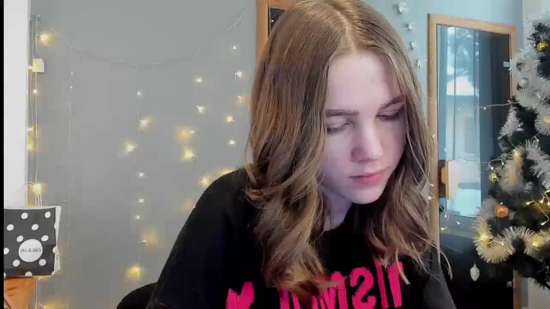 Gallery image thumbnail from Kate_Lewiss's myfreecams stream on, 01/15/2024, 12:02 image 4 of 20