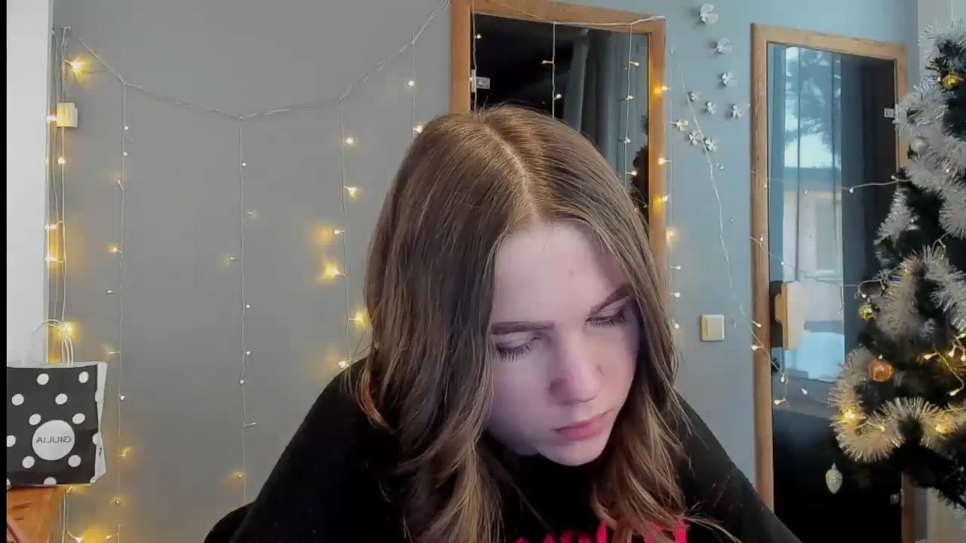 Gallery image thumbnail from Kate_Lewiss's myfreecams stream on, 01/15/2024, 12:02 image 19 of 20