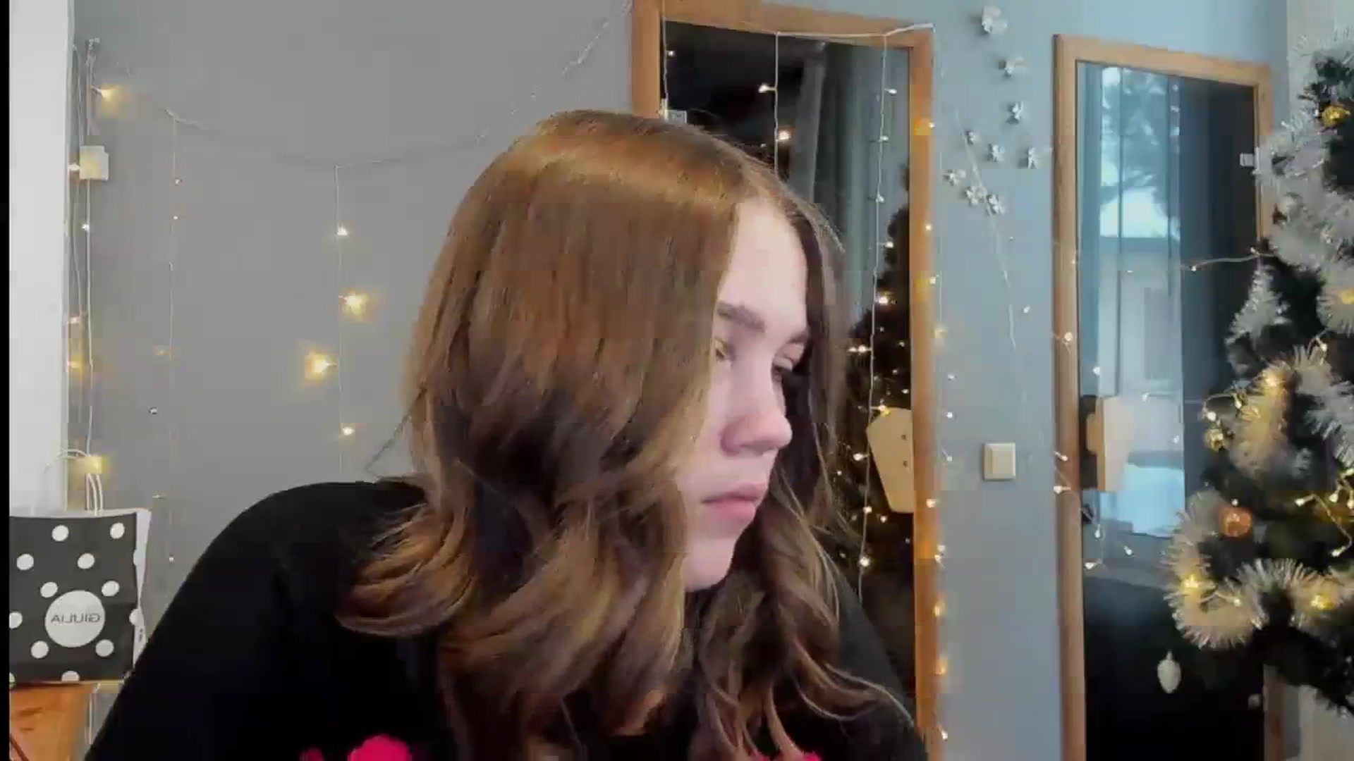 Gallery image thumbnail from Kate_Lewiss's myfreecams stream on, 01/15/2024, 12:02 image 12 of 20