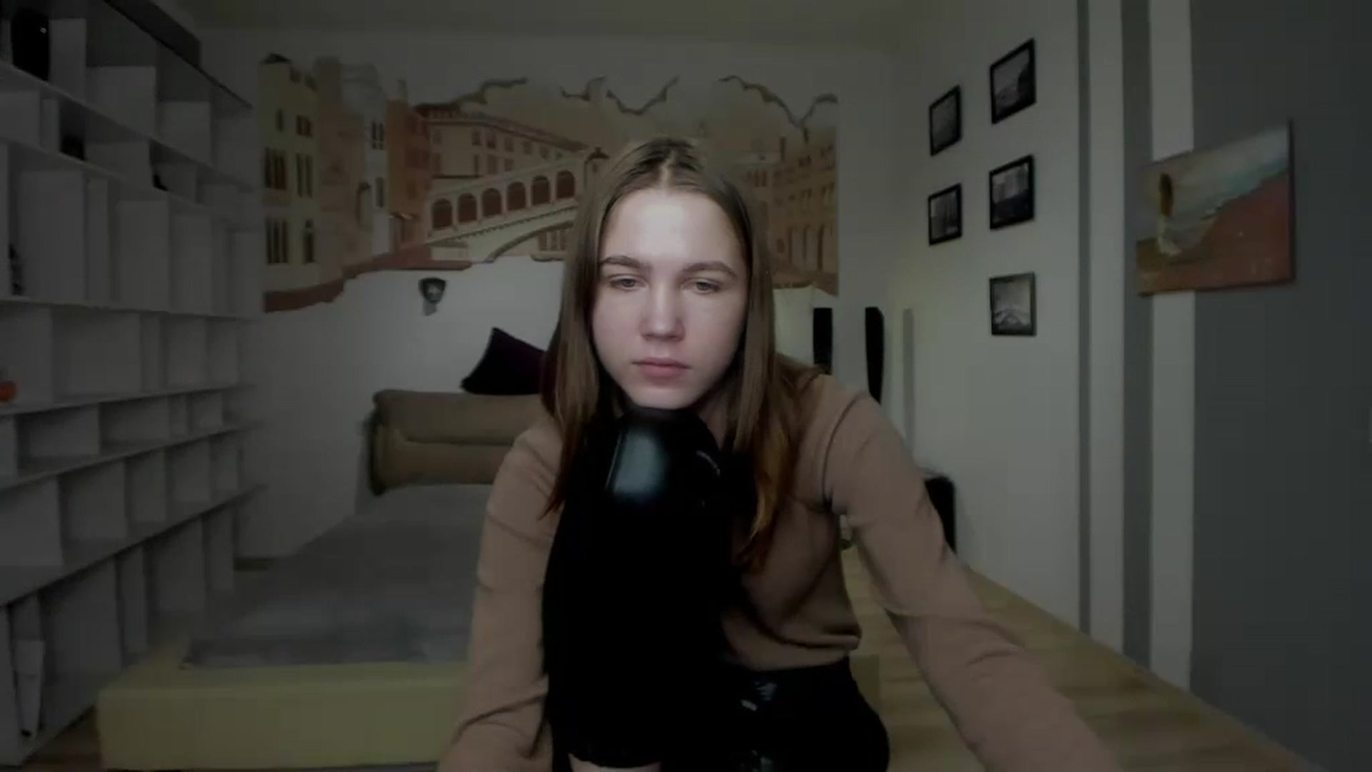 Gallery image thumbnail from Kate_Lewiss's myfreecams stream on, 01/18/2024, 12:03 image 3 of 20