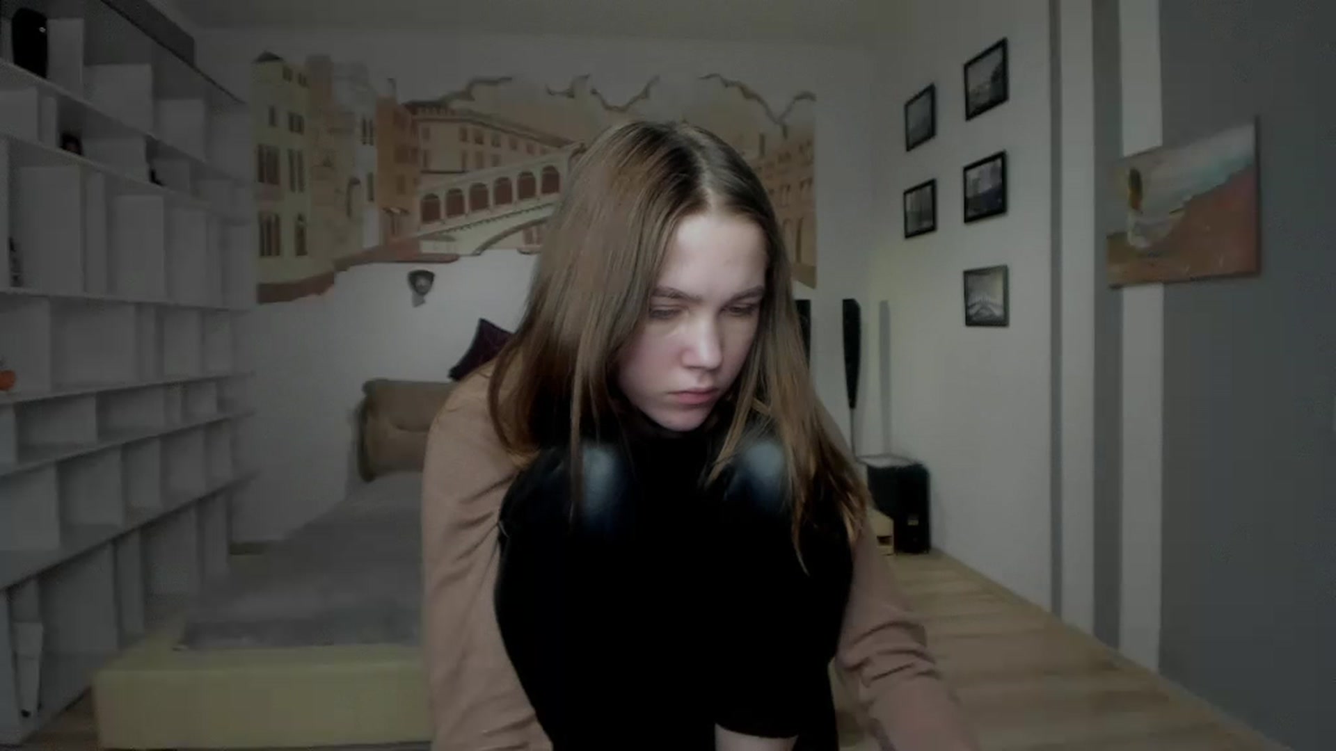 Gallery image thumbnail from Kate_Lewiss's myfreecams stream on, 01/18/2024, 12:03 image 14 of 20