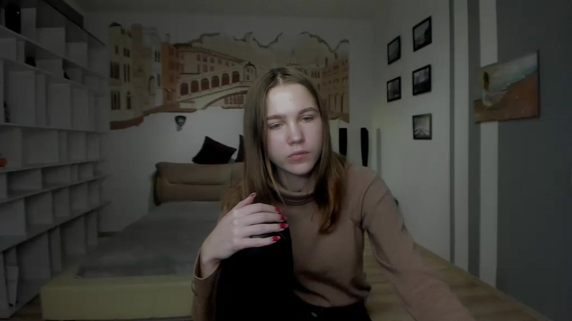 Gallery image thumbnail from Kate_Lewiss's myfreecams stream on, 01/18/2024, 12:03 image 18 of 20