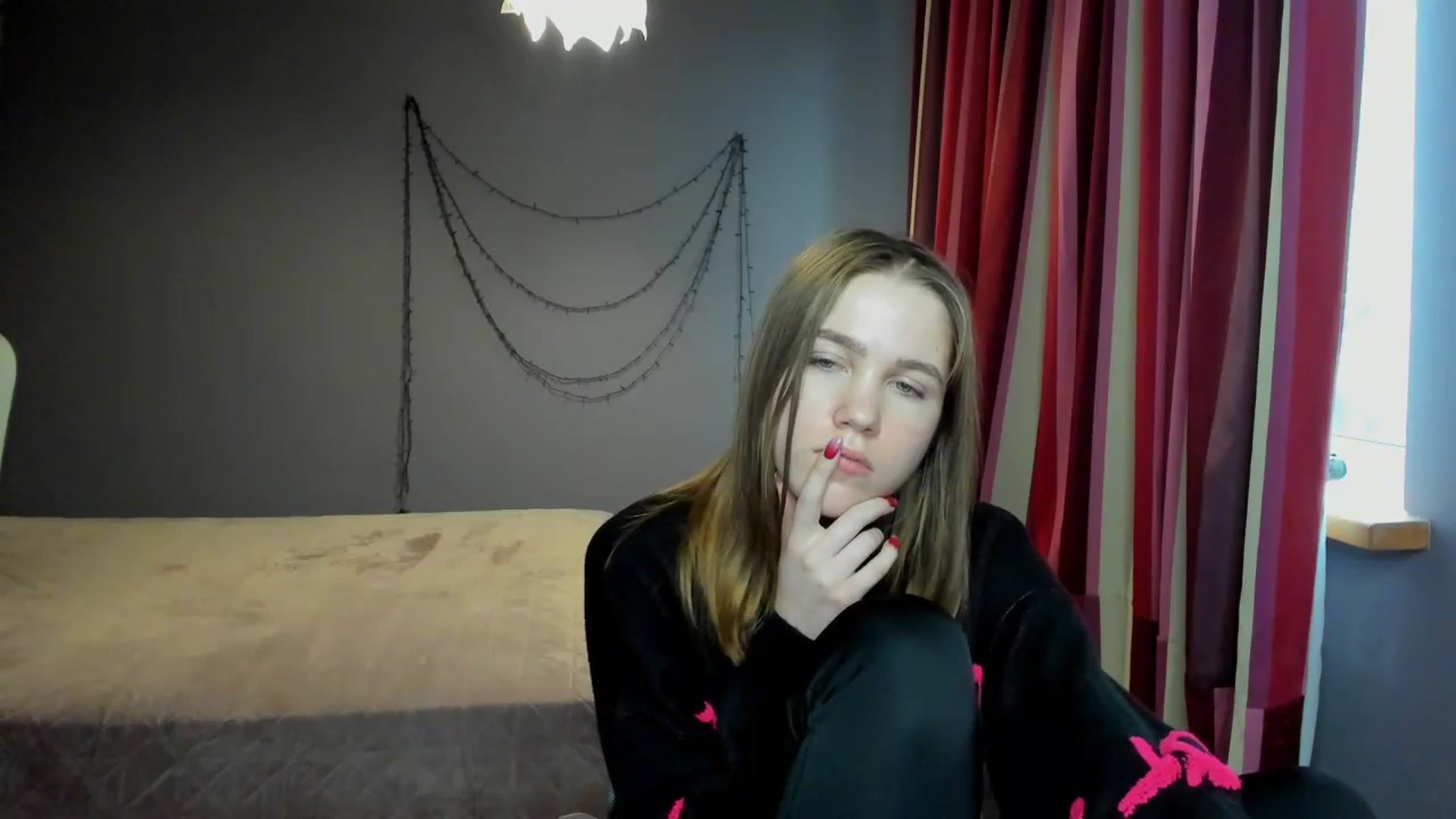 Gallery image thumbnail from Kate_Lewiss's myfreecams stream on, 01/20/2024, 11:10 image 15 of 20