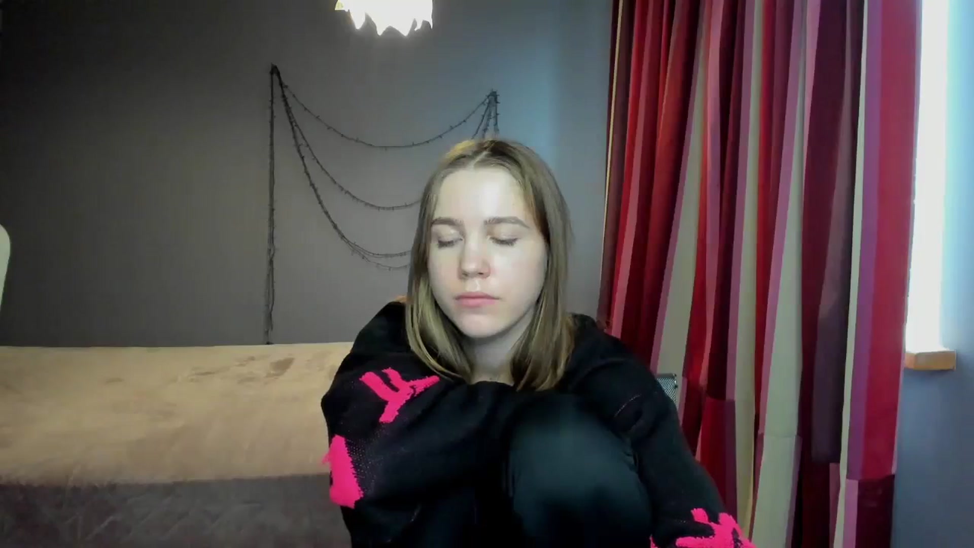 Gallery image thumbnail from Kate_Lewiss's myfreecams stream on, 01/20/2024, 11:10 image 6 of 20