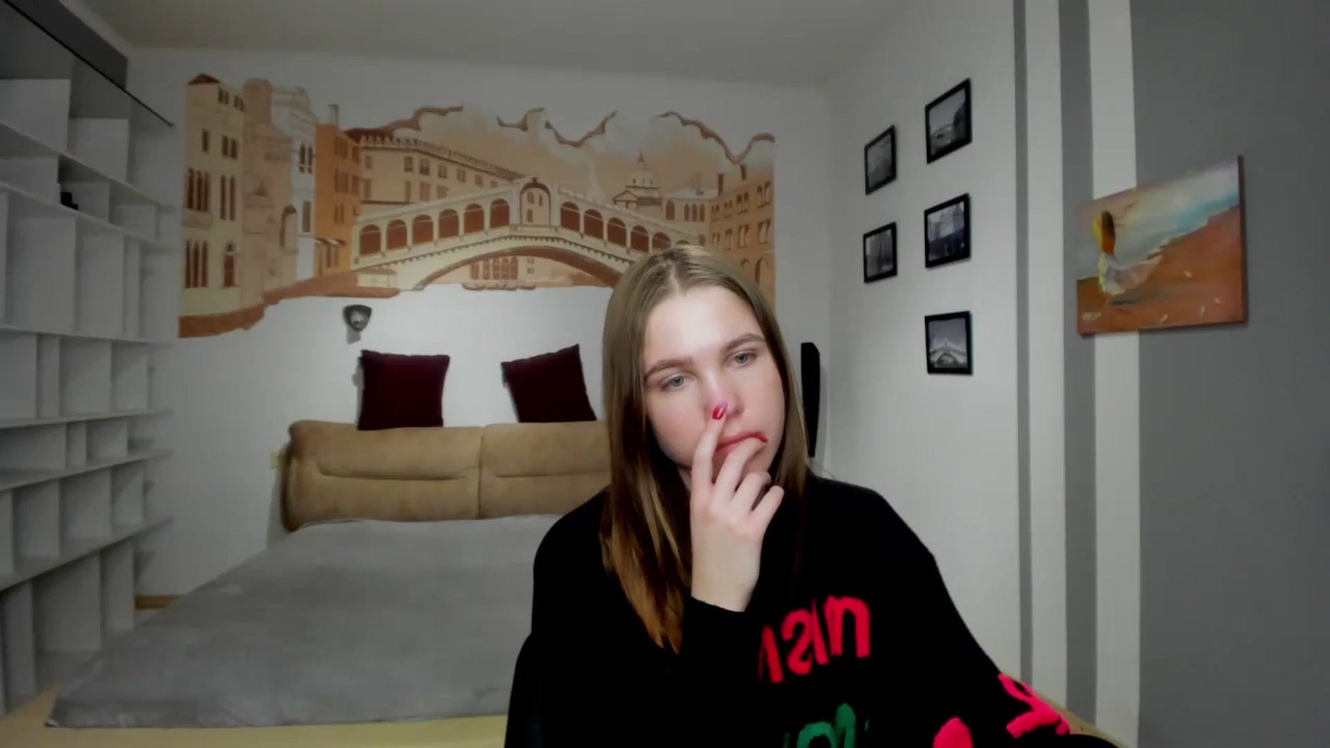 Gallery image thumbnail from Kate_Lewiss's myfreecams stream on, 01/22/2024, 11:06 image 7 of 20