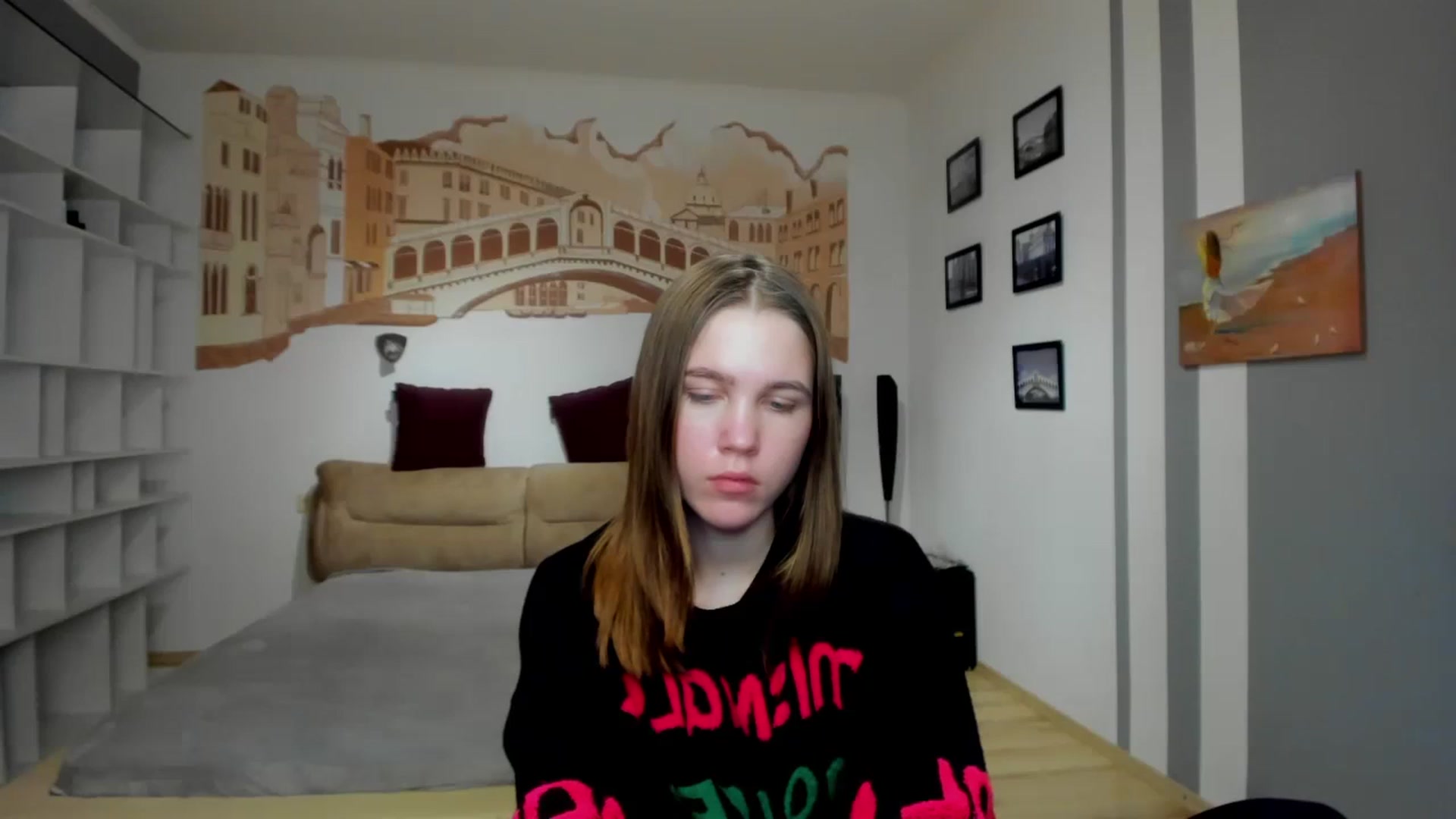 Gallery image thumbnail from Kate_Lewiss's myfreecams stream on, 01/22/2024, 11:06 image 4 of 20