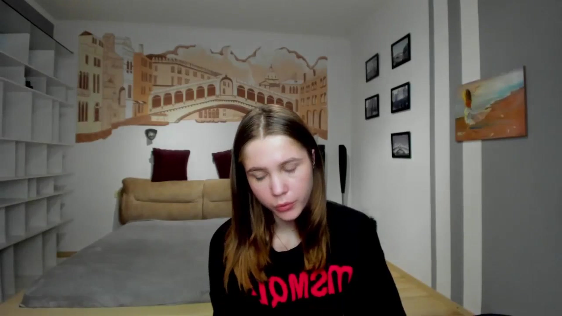 Gallery image thumbnail from Kate_Lewiss's myfreecams stream on, 01/22/2024, 11:06 image 18 of 20