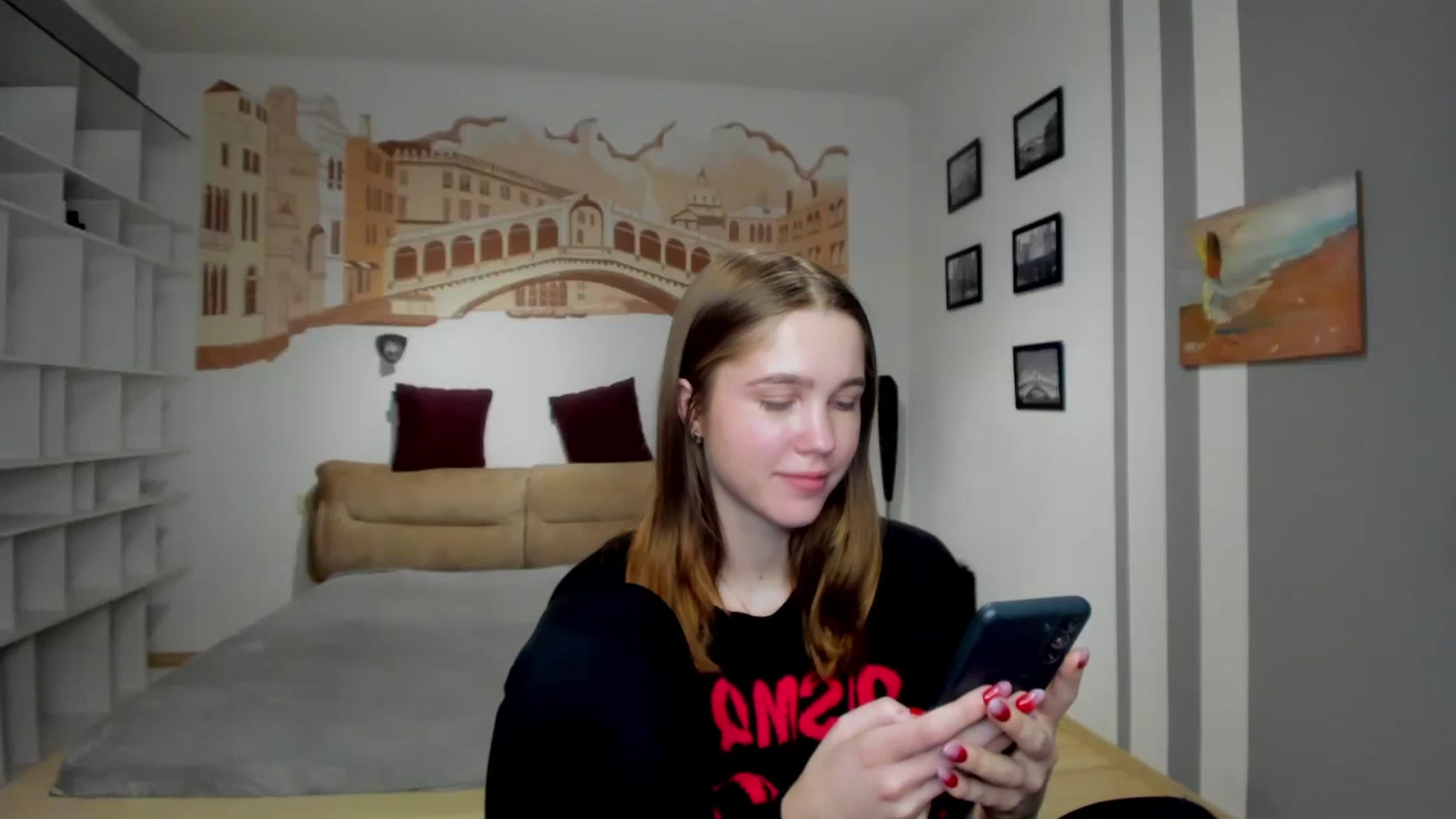 Gallery image thumbnail from Kate_Lewiss's myfreecams stream on, 01/22/2024, 11:06 image 17 of 20