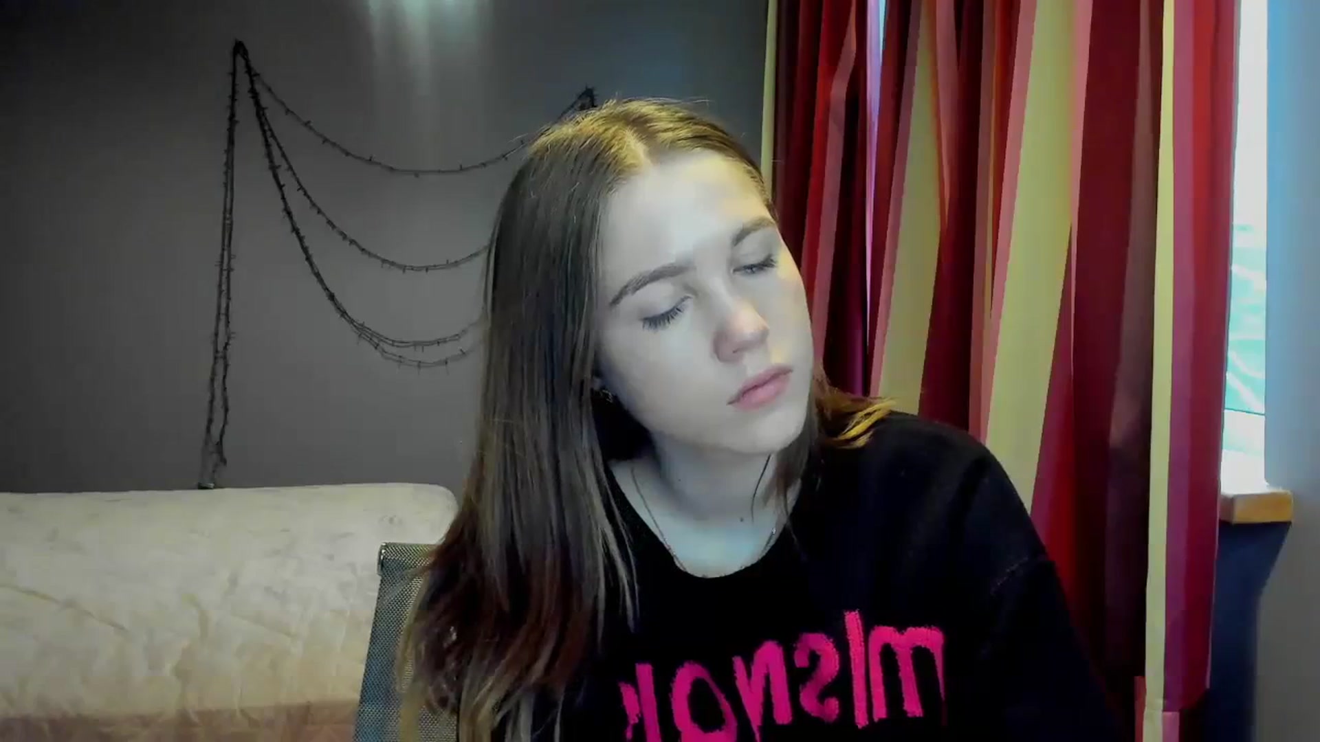 Gallery image thumbnail from Kate_Lewiss's myfreecams stream on, 01/26/2024, 12:01 image 17 of 20