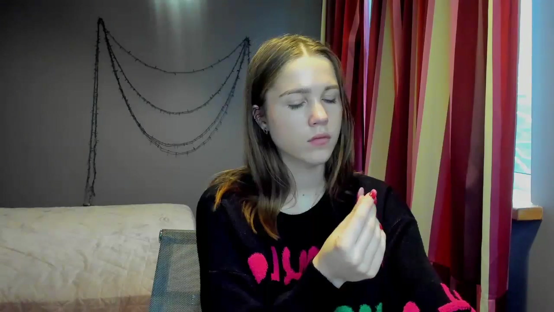 Gallery image thumbnail from Kate_Lewiss's myfreecams stream on, 01/26/2024, 12:01 image 18 of 20