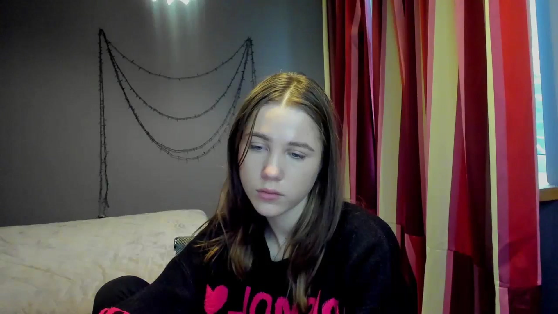 Gallery image thumbnail from Kate_Lewiss's myfreecams stream on, 01/26/2024, 12:01 image 12 of 20