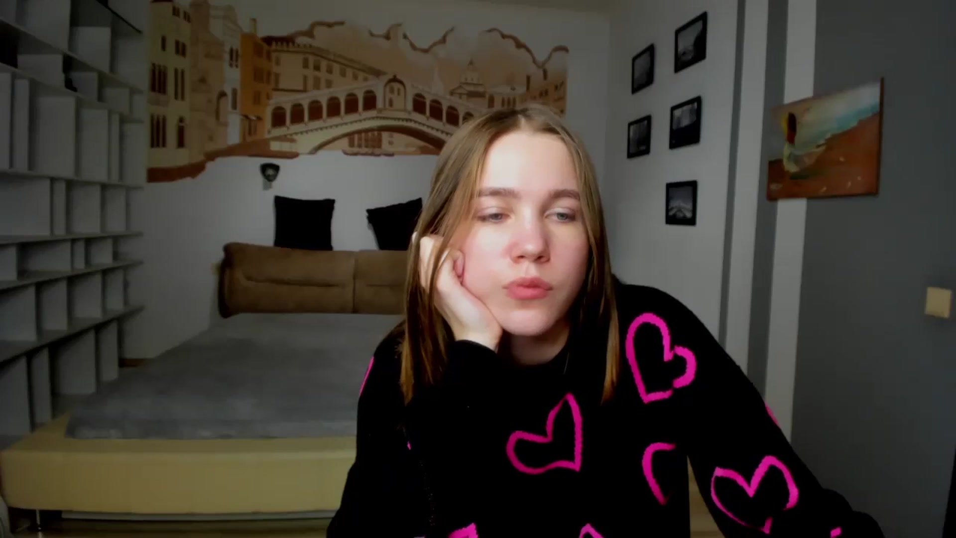 Gallery image thumbnail from Kate_Lewiss's myfreecams stream on, 01/31/2024, 11:49 image 17 of 20