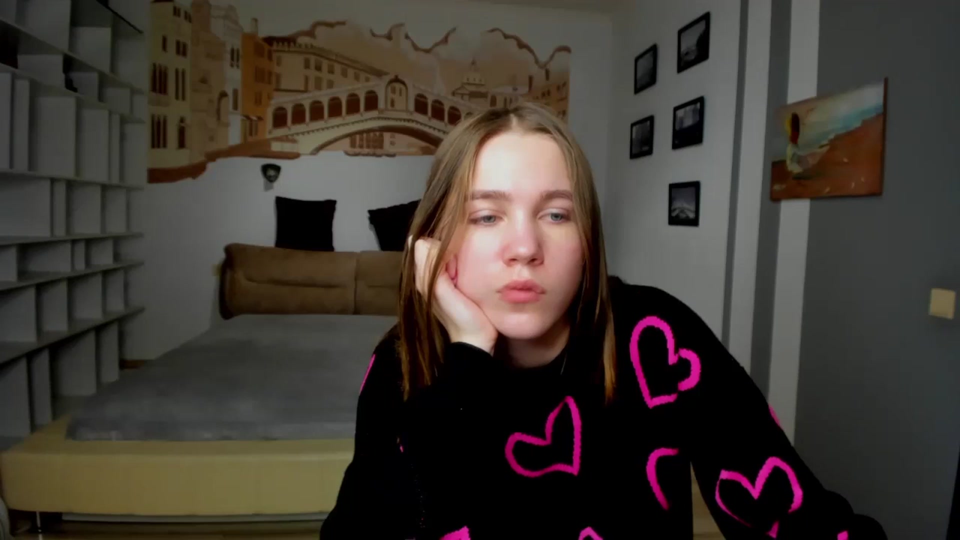 Gallery image thumbnail from Kate_Lewiss's myfreecams stream on, 01/31/2024, 11:49 image 18 of 20
